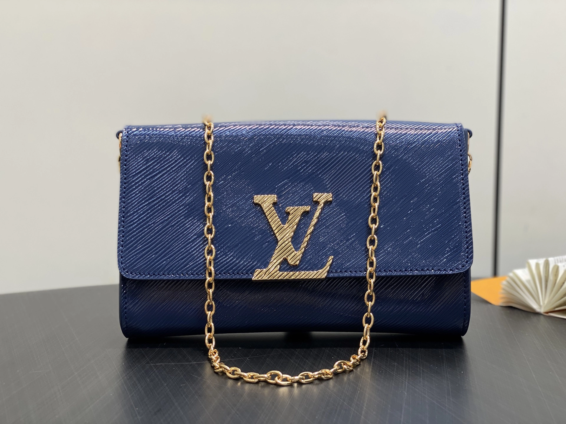 ルイ・ヴィトン「Louis Vuitton」 Pochette Louise チェーンバッグ
