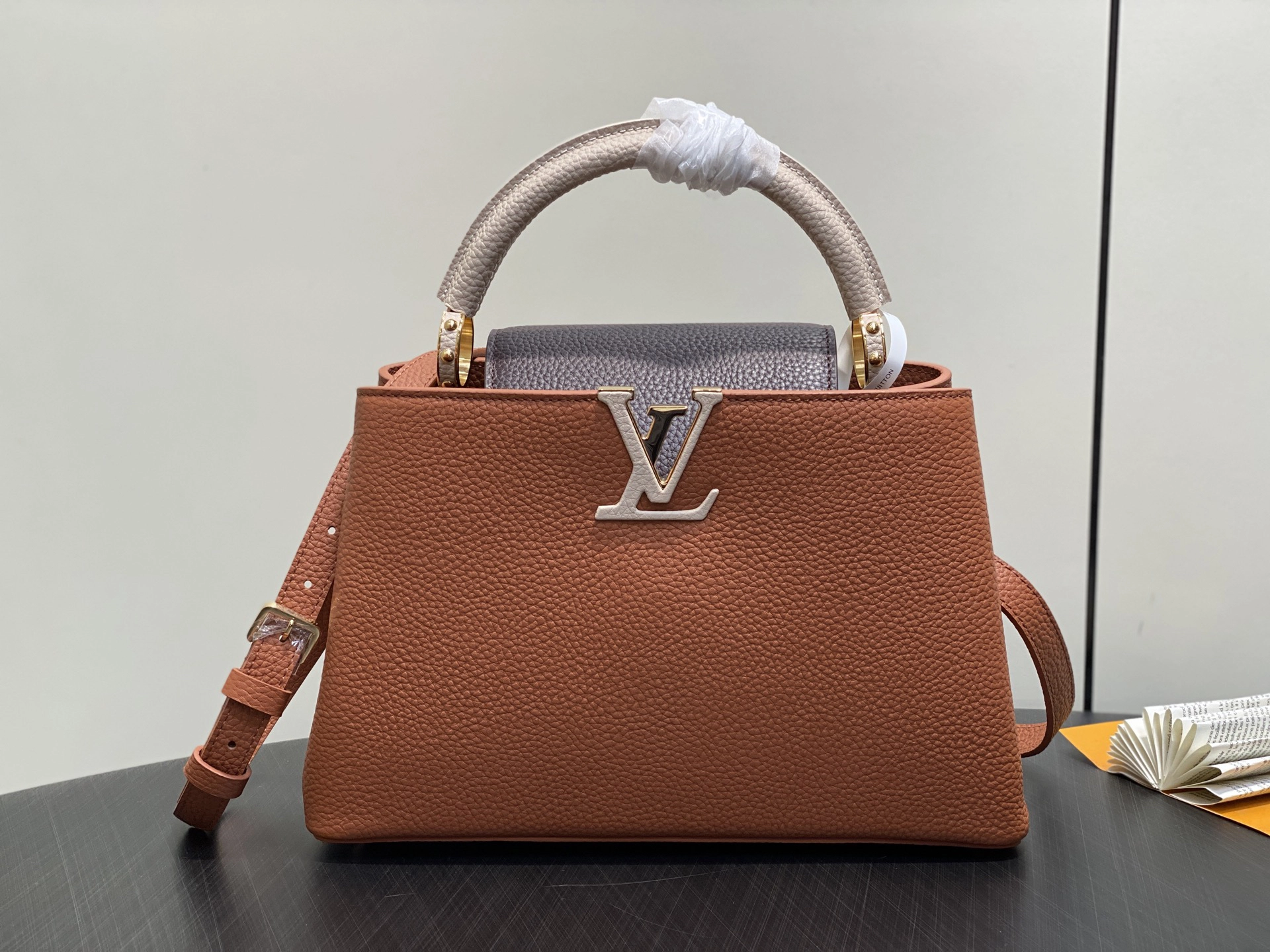 ルイ・ヴィトン「Louis Vuitton」Capucines 中号ハンドバッグ