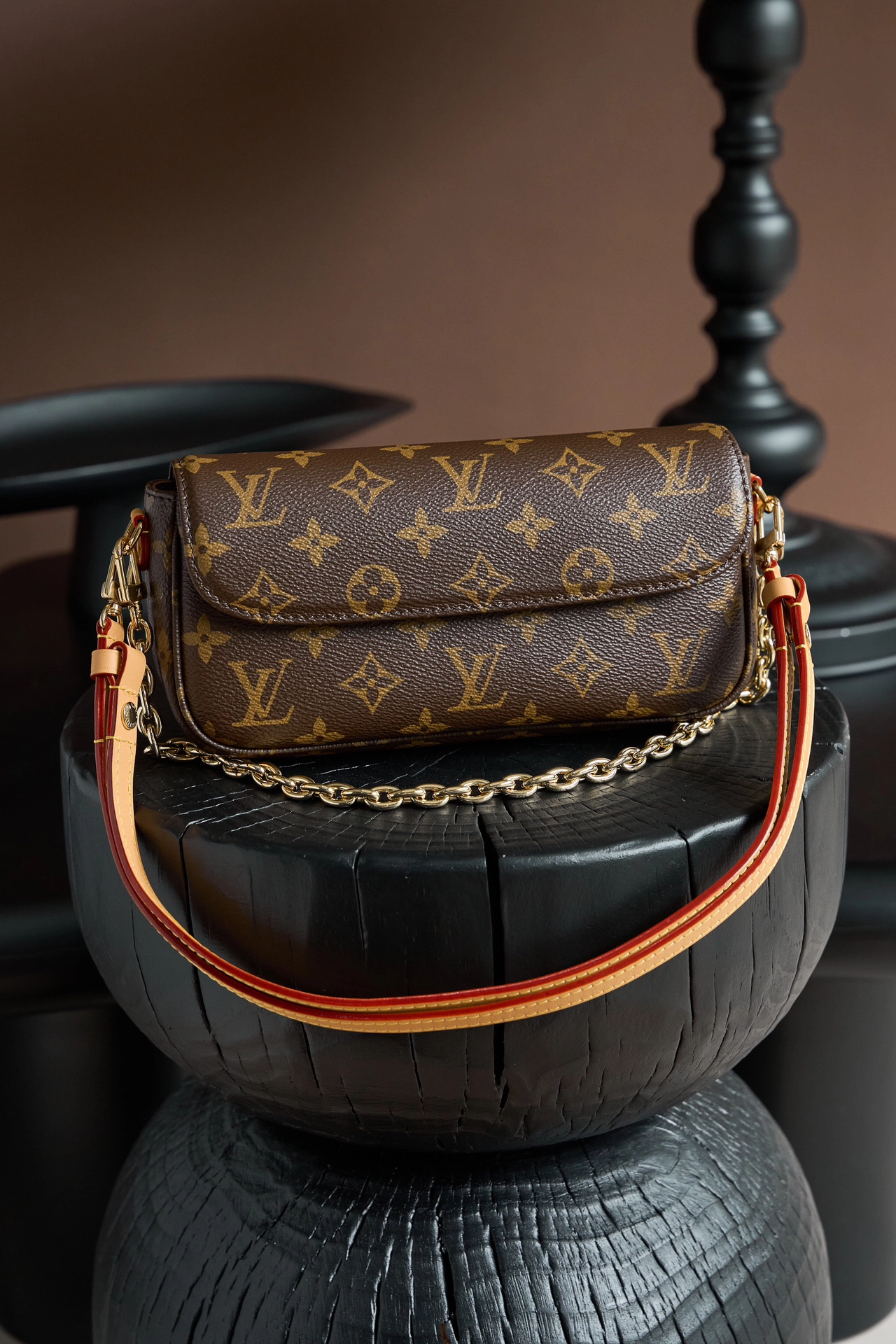 ルイ・ヴィトン「Louis Vuitton」ウォレット・オン・チェーン アイビー モノグラム ポシェット