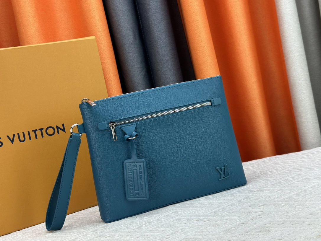 ルイ・ヴィトン「Louis Vuitton」テイクオフ・ポーチ
