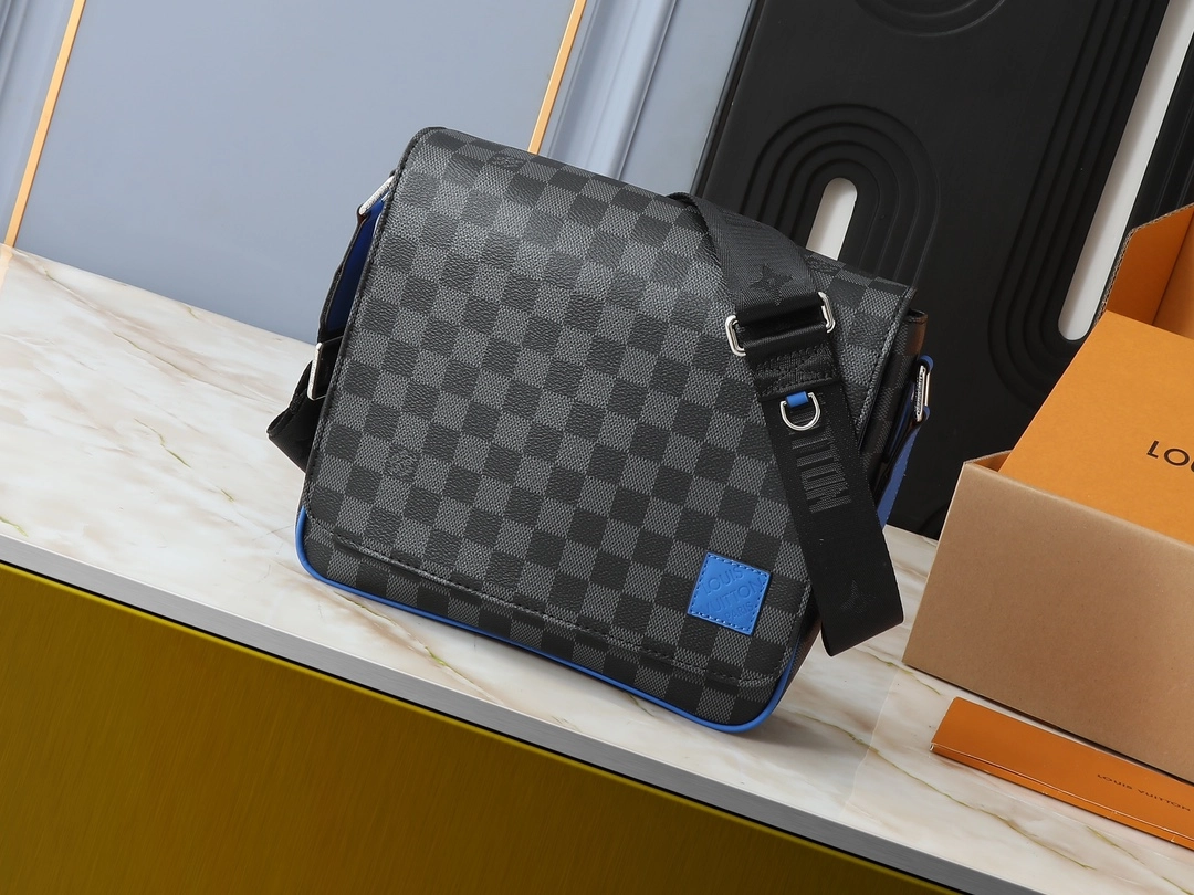 ルイ・ヴィトン「Louis Vuitton」ディストリクト スモールメッセンジャーバッグ