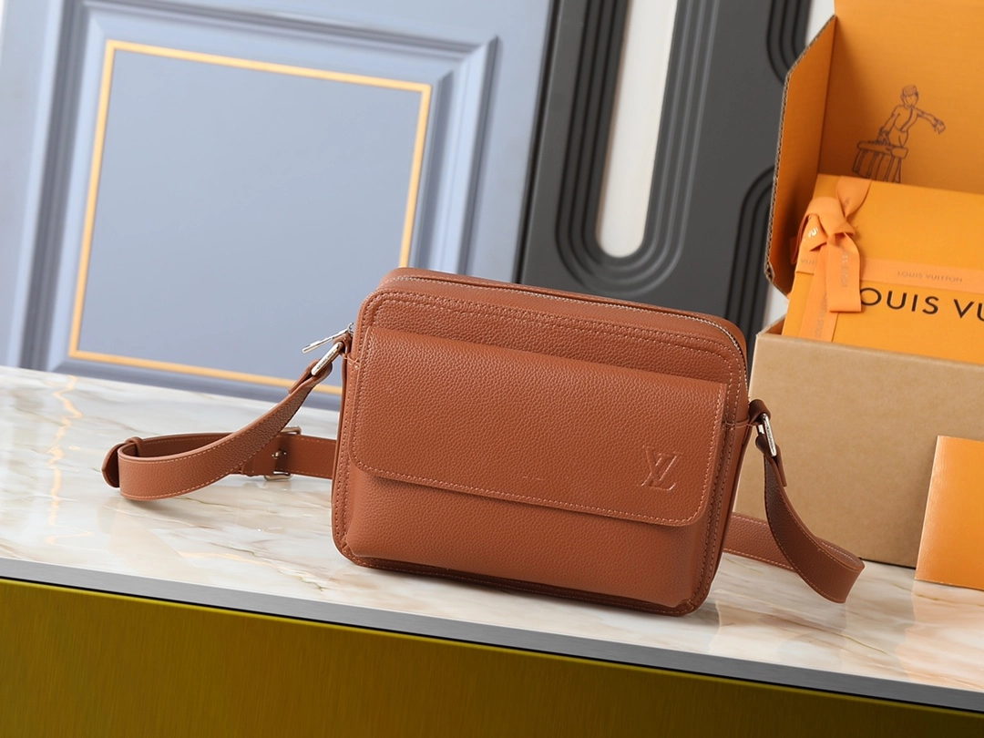 ルイ・ヴィトン「Louis Vuitton」ボード メッセンジャーバッグ