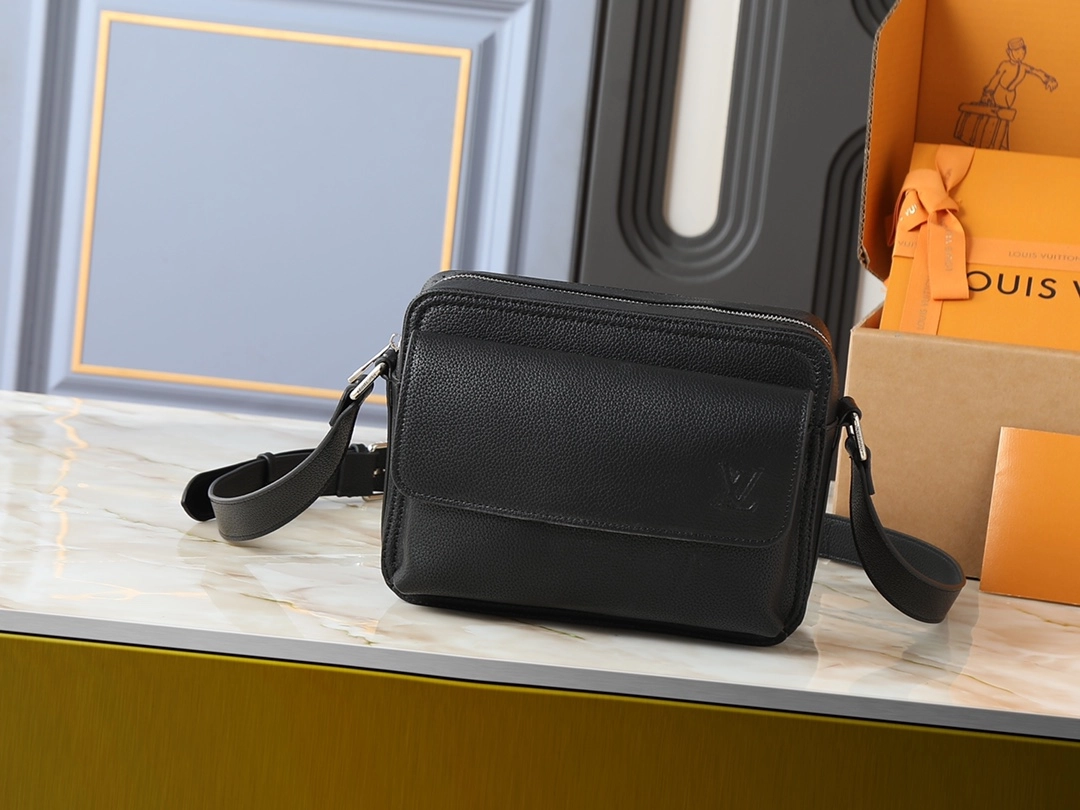 ルイ・ヴィトン「Louis Vuitton」ボード メッセンジャーバッグ