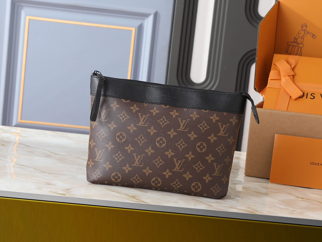 ルイ・ヴィトン「Louis Vuitton」ポシェット・ヴォワヤージュ スープル