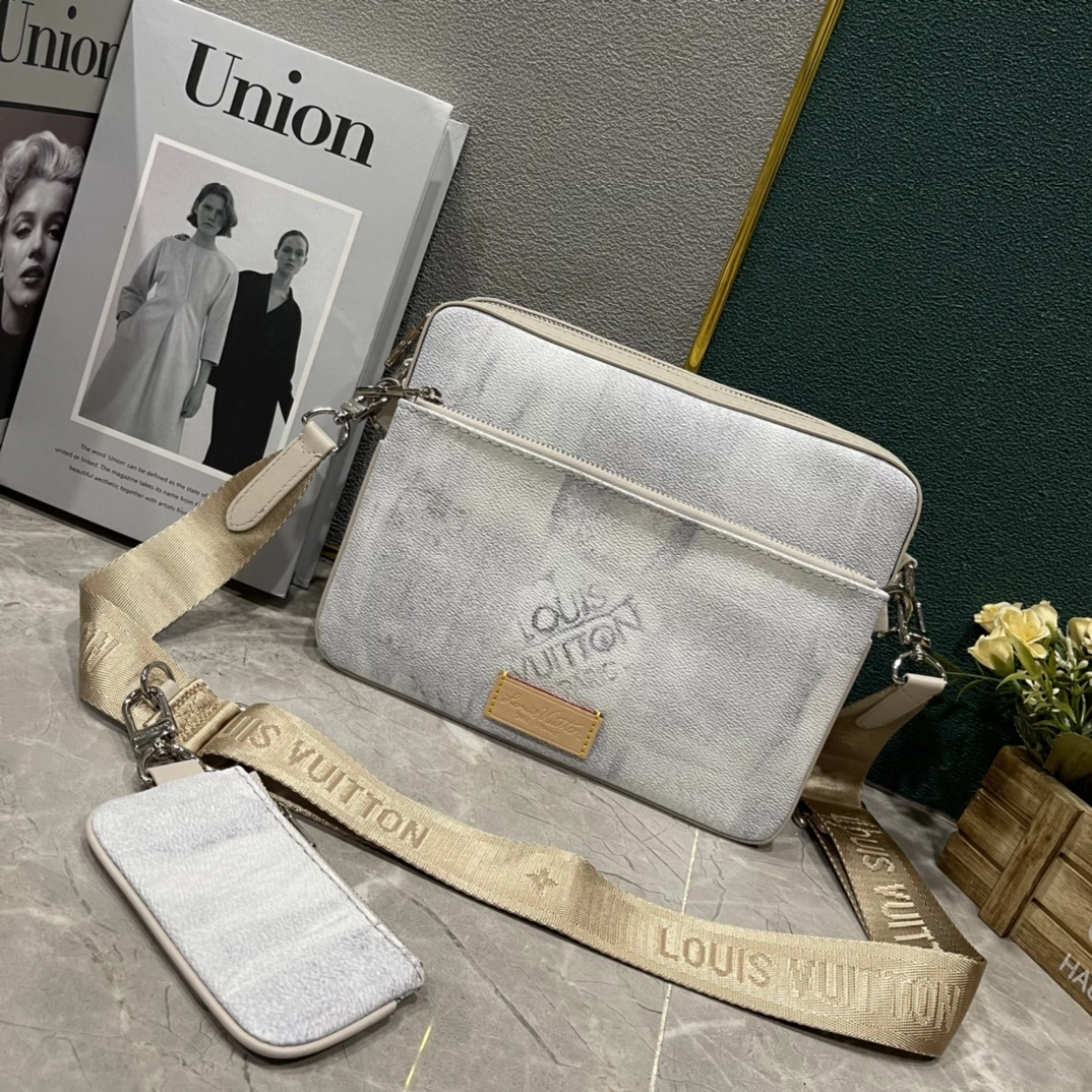 ルイ・ヴィトン「Louis Vuitton」新作 Trio メッセンジャーバッグ