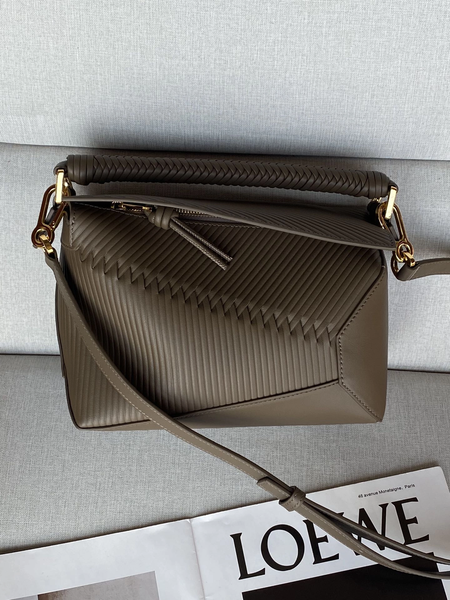 ロエベ「Loewe」秋冬 コケ原グリーン トランペット牛革 Puzzle ハンドバッグ
