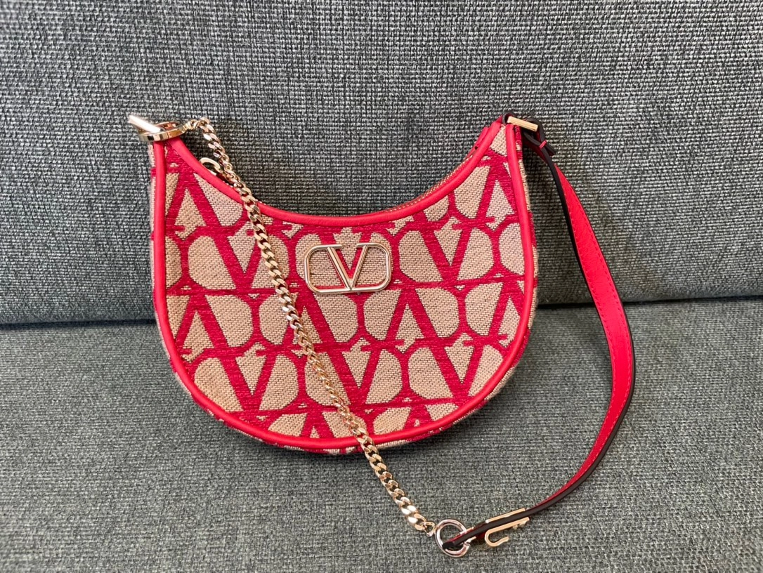 ヴァレンティノ「Valentino」が ミニハンドバッグ
