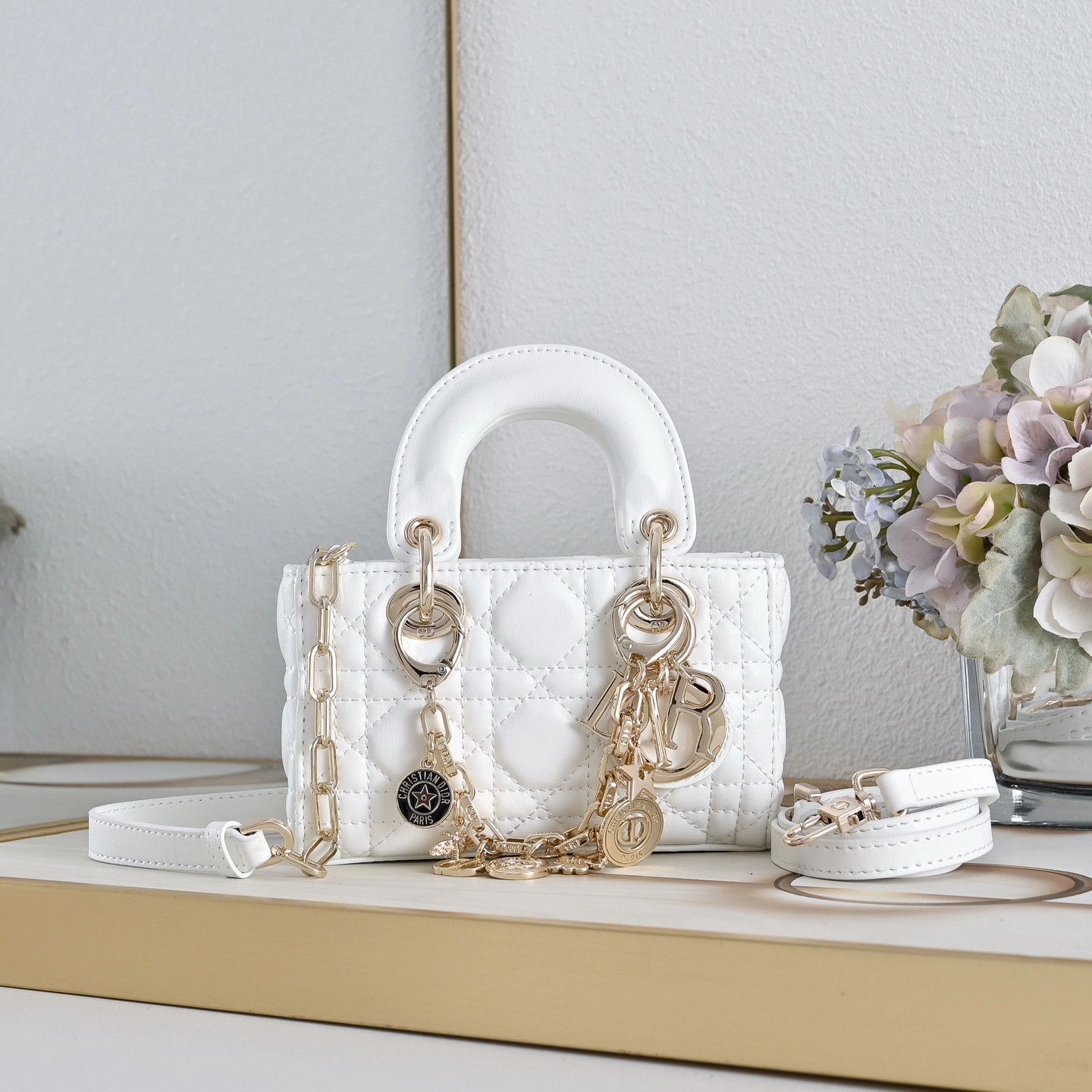 【入手困難品】ディオール レディ ディージョイ ハンドバッグ「Lady D‑Joy Bag」