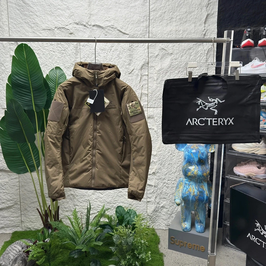アークテリクス「ARC'TERYX」ミリタリーグレード ウィンター ウィンドプルーフ ソフトシェル ジャケット