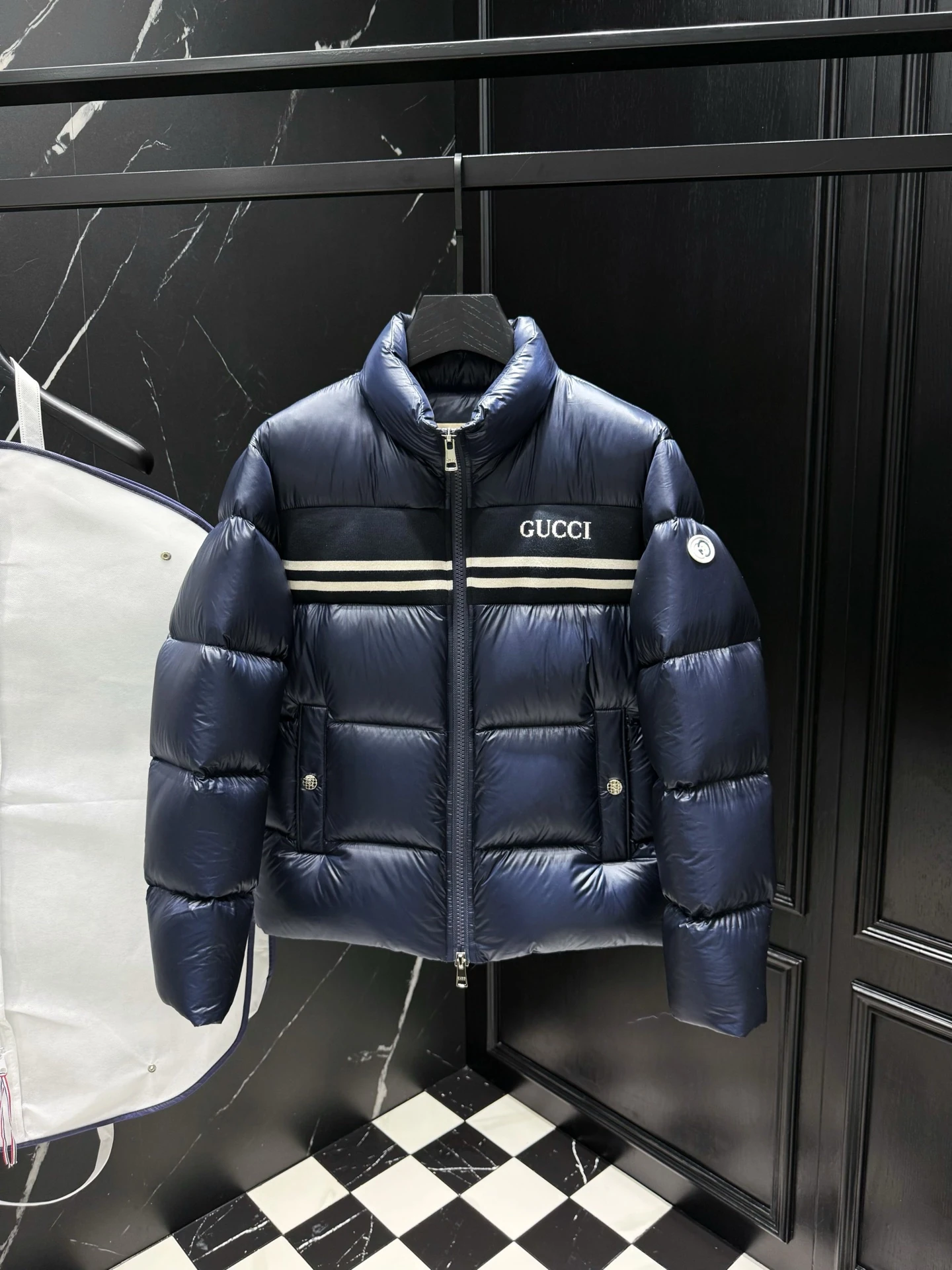 グッチ「Gucci」秋冬ダウンジャケット スタンドカラー