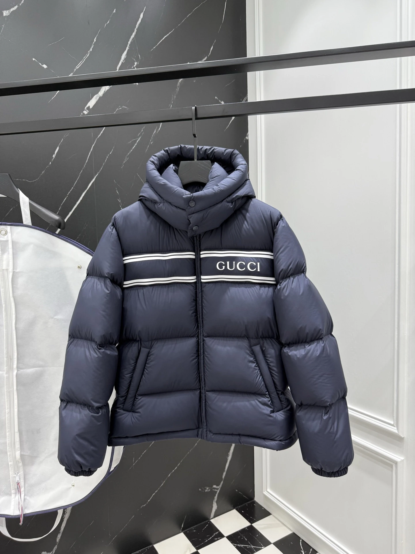 グッチ「Gucci」秋冬フード付きダウンジャケット