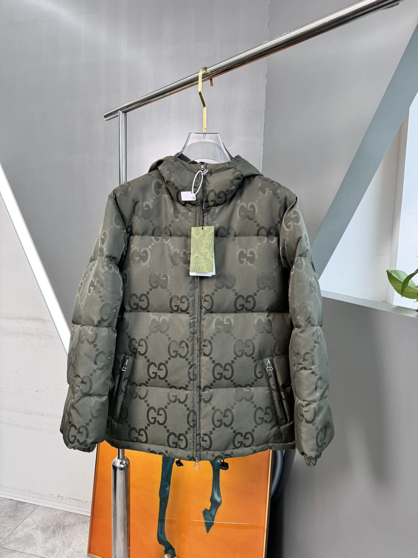 グッチ「Gucci」秋冬フード付きダウンジャケット