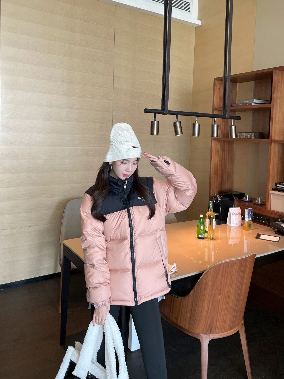 ザ・ノースフェイス Nuptse クラシックなレディースショートダウンジャケット