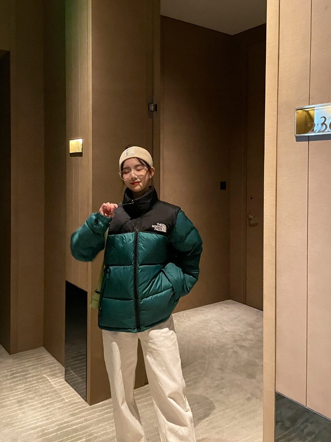 ザ・ノースフェイス Nuptse クラシックなレディースショートダウンジャケット