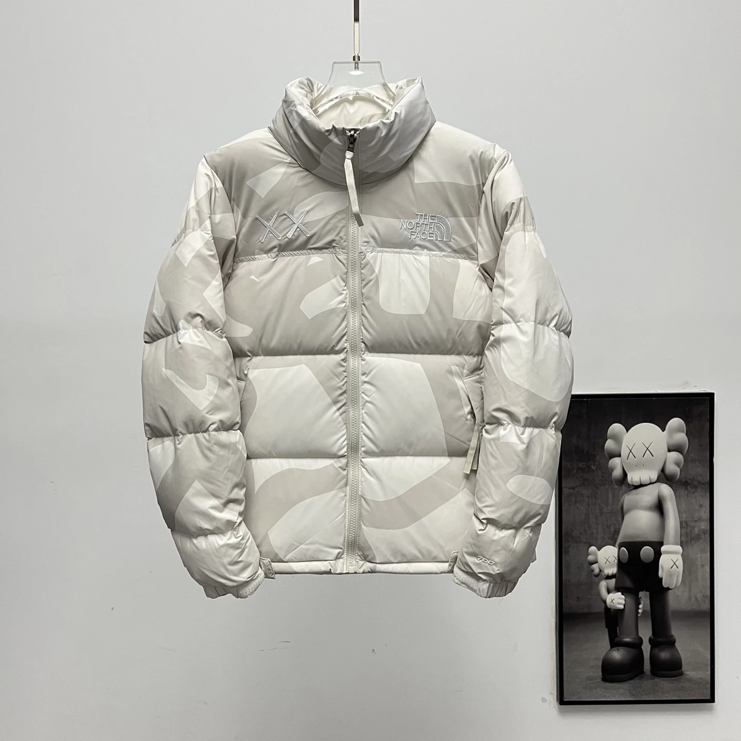 ザ・ノースフェイス XX KAWS 夢のコラボレーション ファッションフーディダウンジャケット 男女兼用