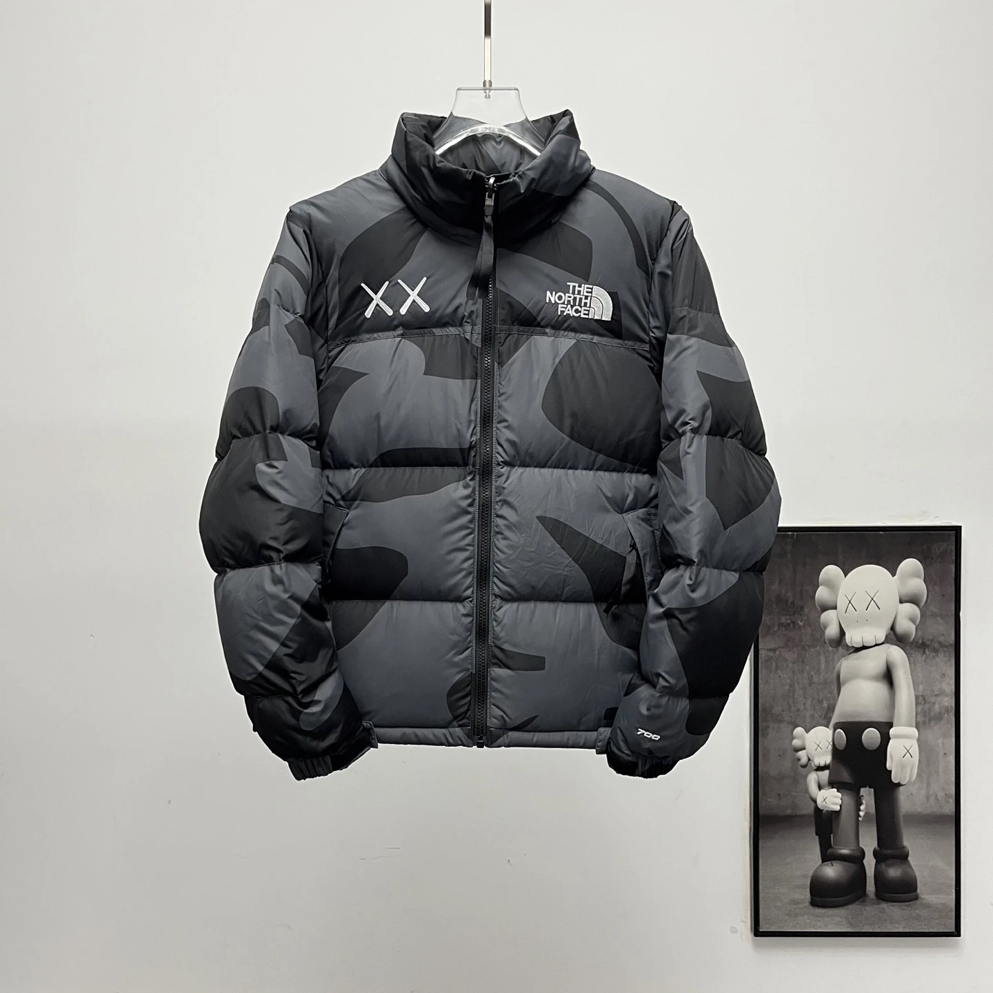 ザ・ノースフェイス XX KAWS 夢のコラボレーション ファッションフーディダウンジャケット 男女兼用