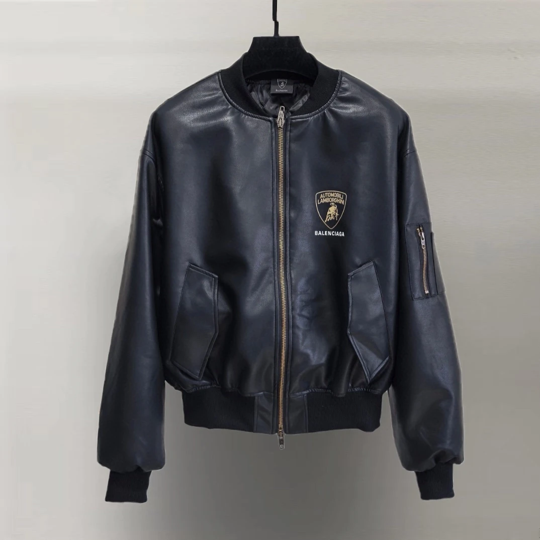 バレンシアガ「Balenciaga」‌ × AUTOMOBILI LAMBORGHINI シールドエンブレム レザージャケット