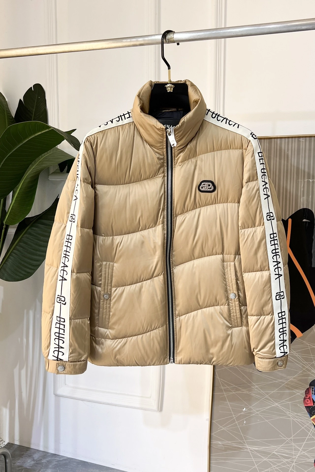 バレンシアガ「Balenciaga」‌2024 ss大爆型ファッションダウンジャケット