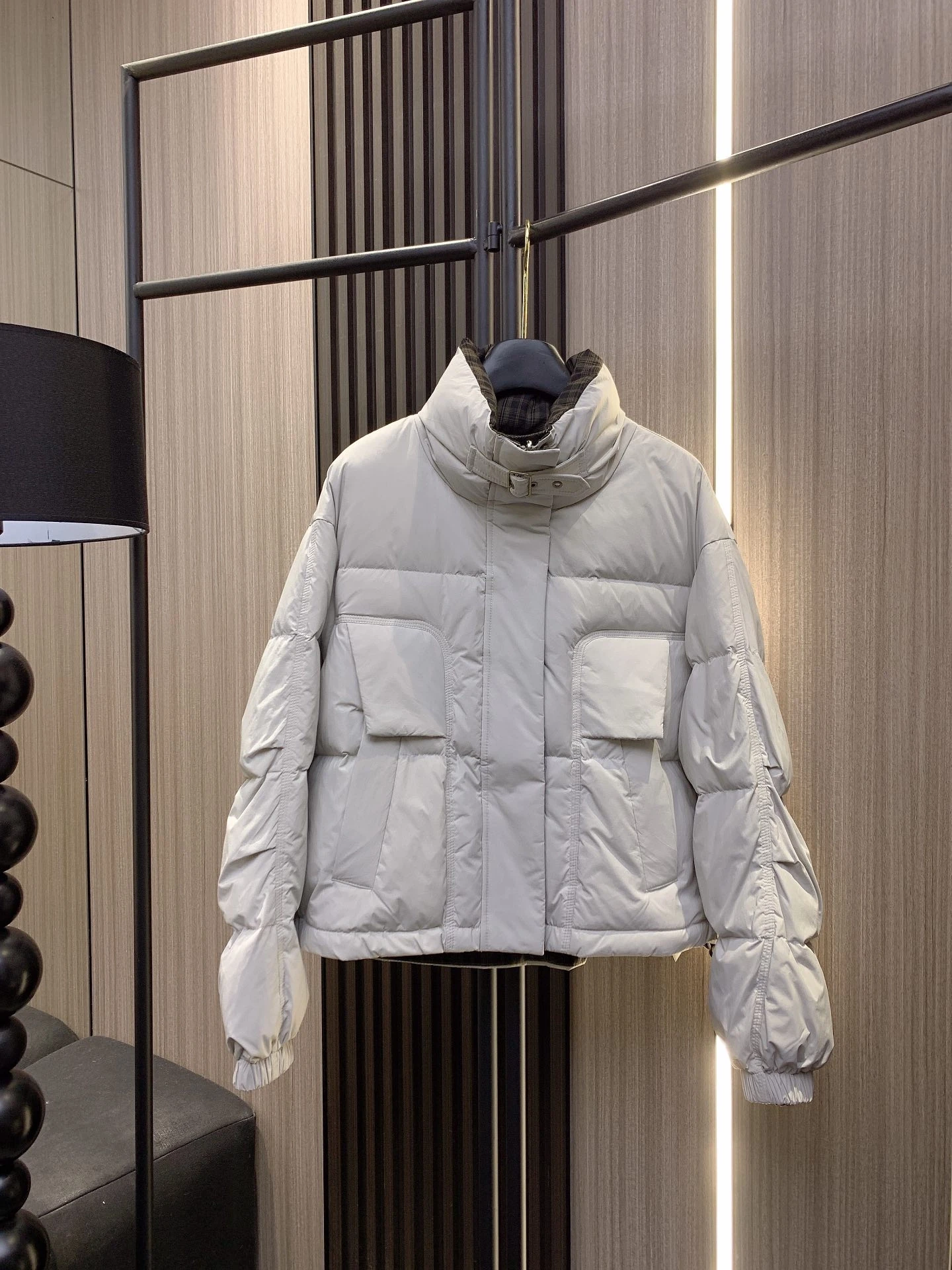 バレンシアガ「Balenciaga」24年新作ダウンジャケット