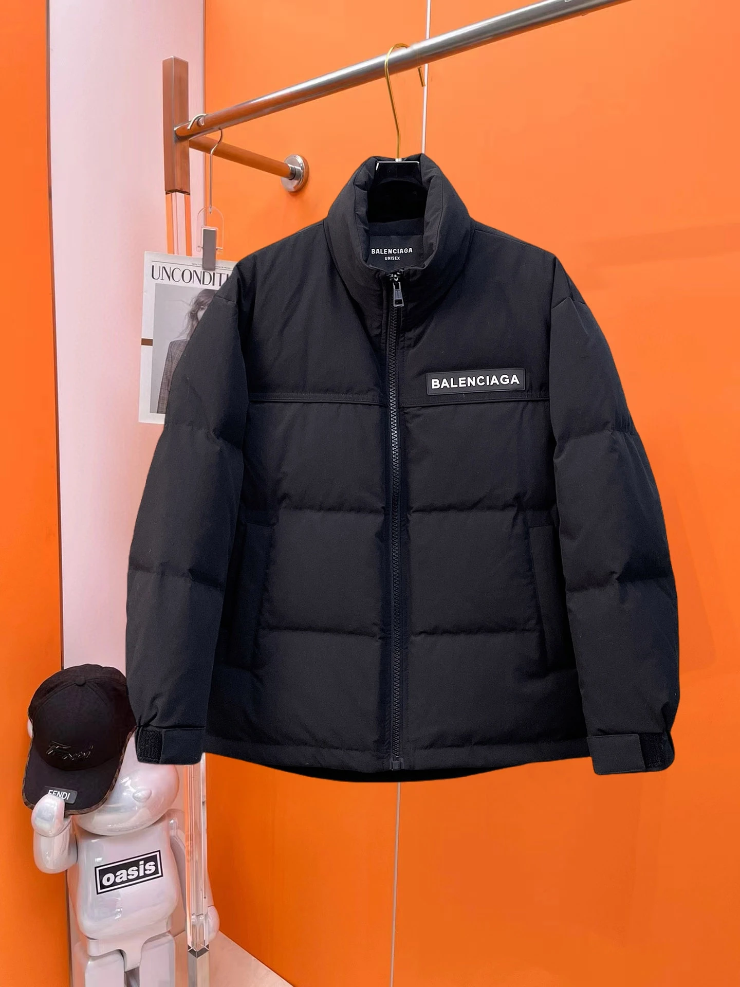 バレンシアガ「Balenciaga」‌秋冬新作スタンドカラーダウンジャケット 男女兼用