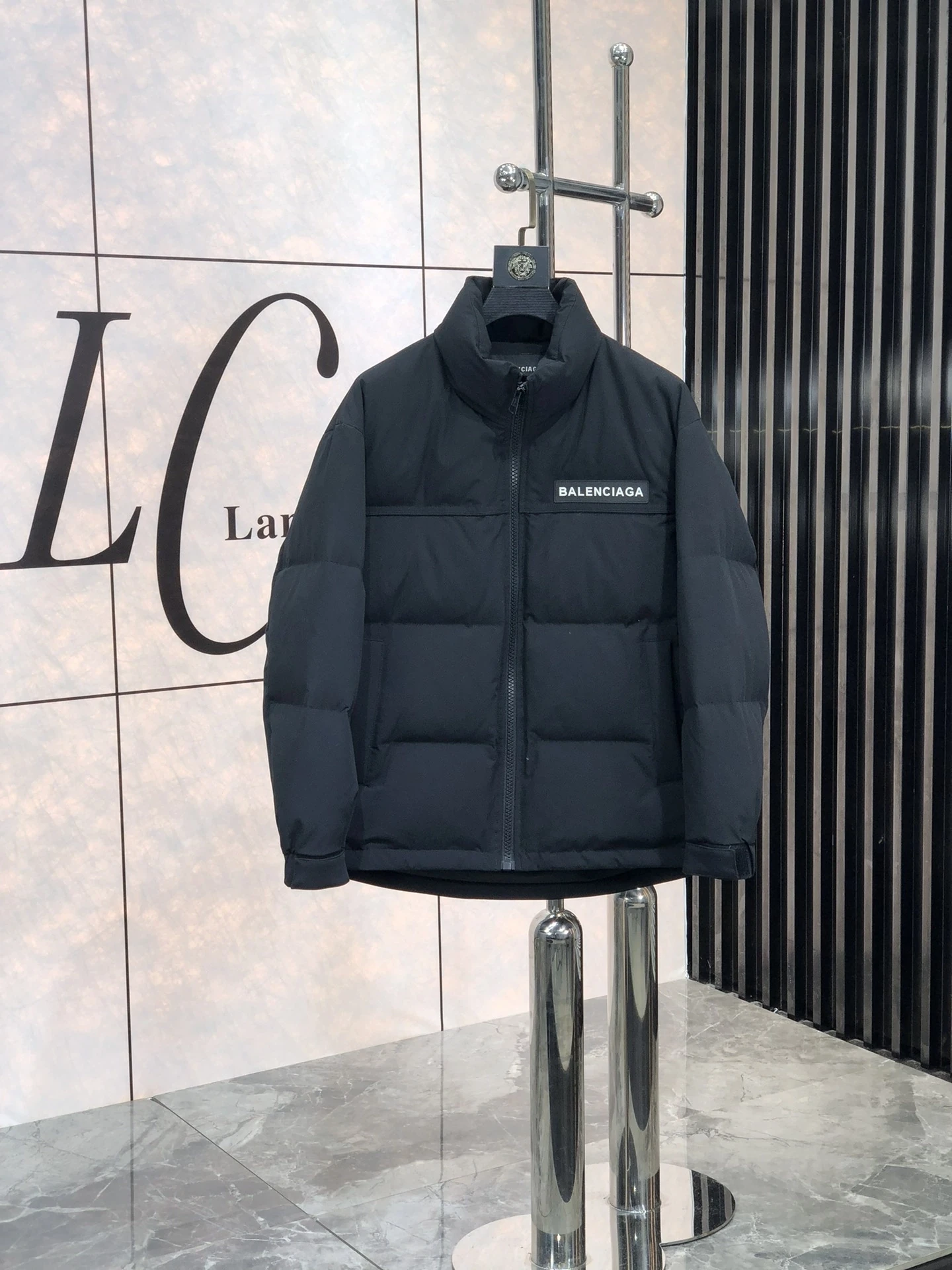バレンシアガ「Balenciaga」‌秋冬新作スタンドカラーダウンジャケット 男女兼用