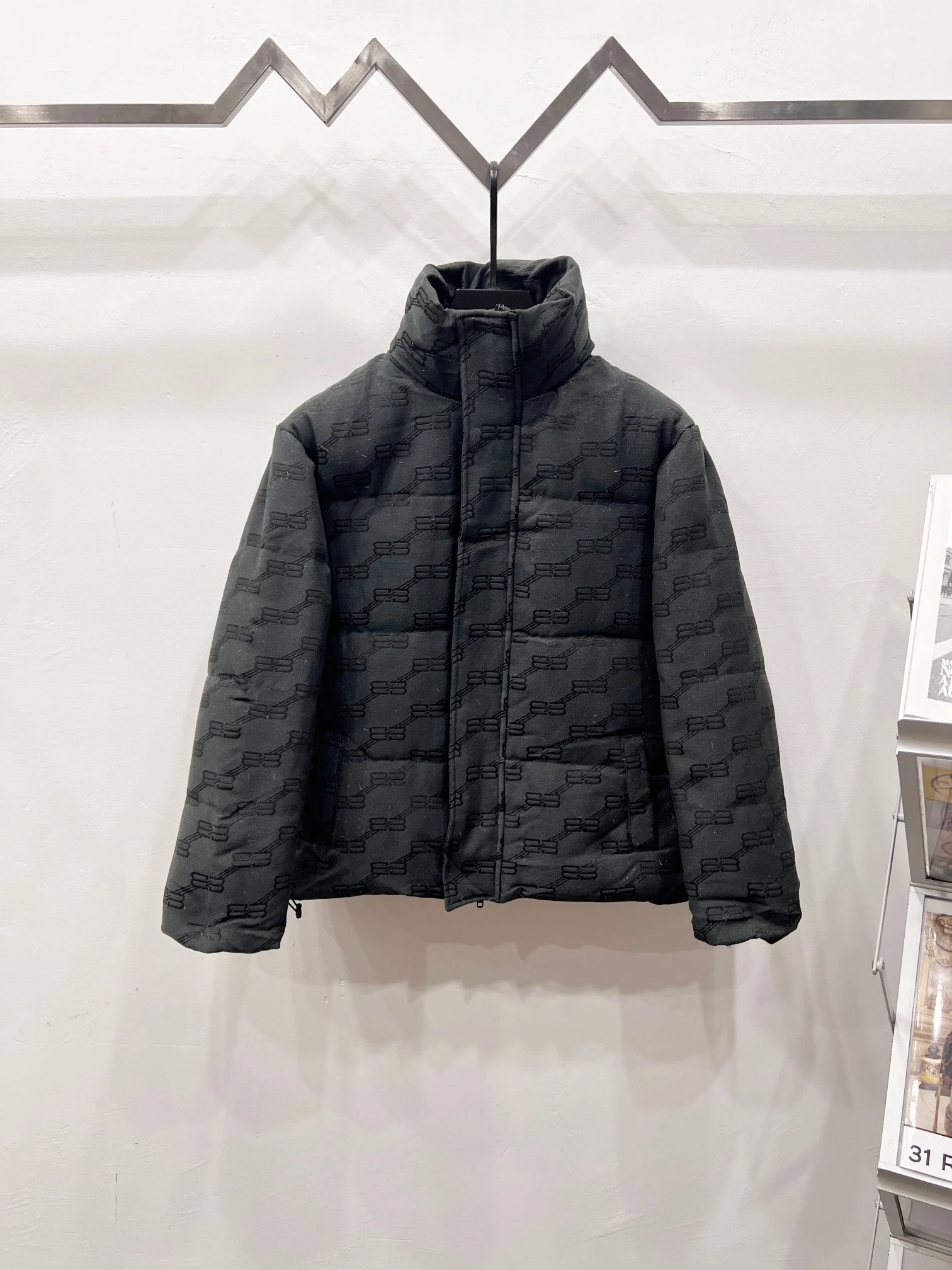 バレンシアガ「Balenciaga」‌軽奢華なジャカード柄個性ダウンジャケット 男女兼用