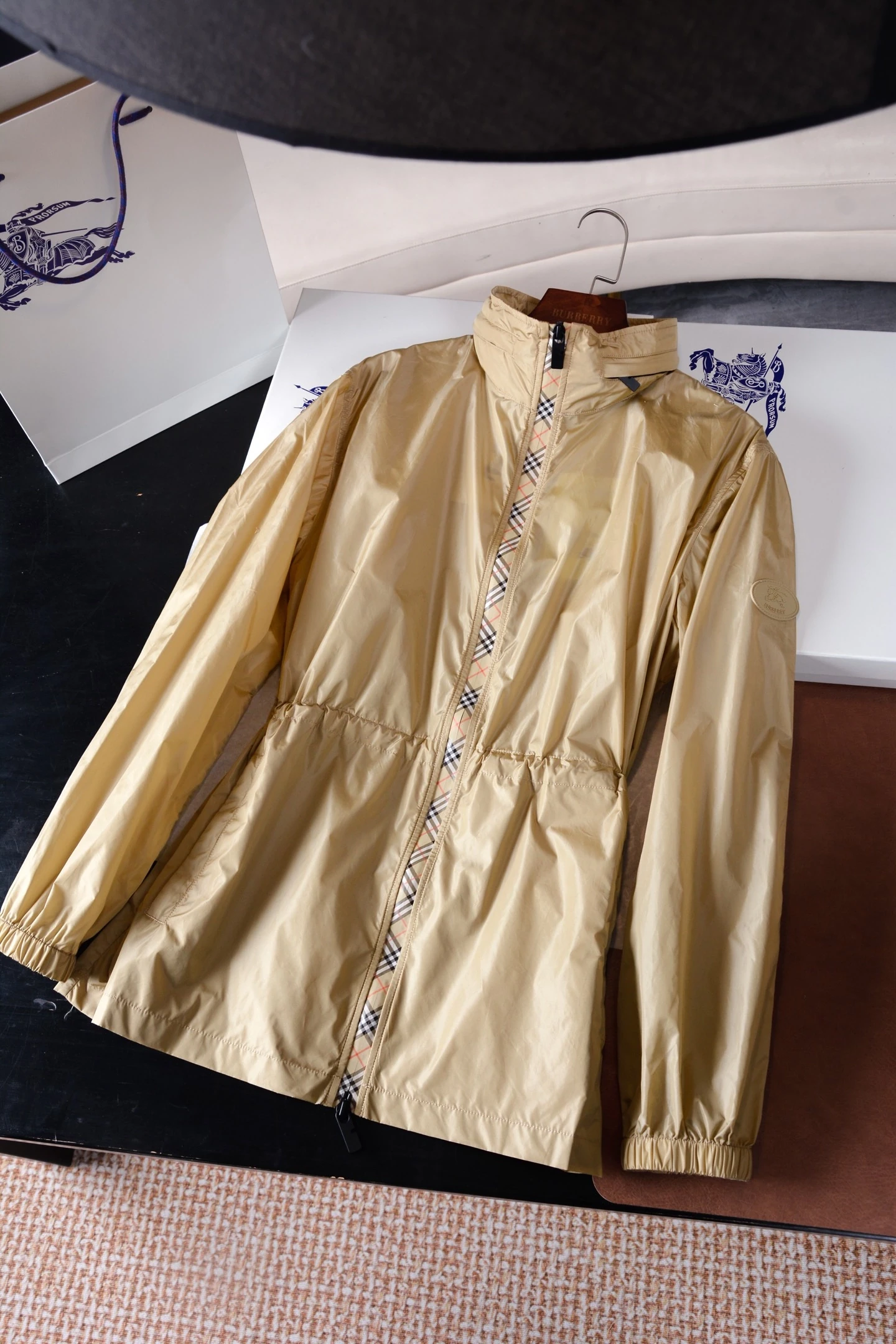 バーバリー「Burberry」Kensington Trench Coat