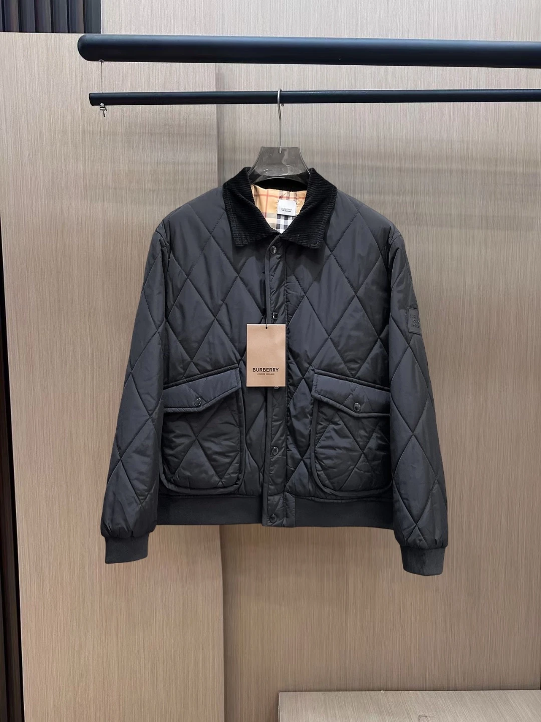 バーバリー「Burberry」冬季新作ダウンジャケット