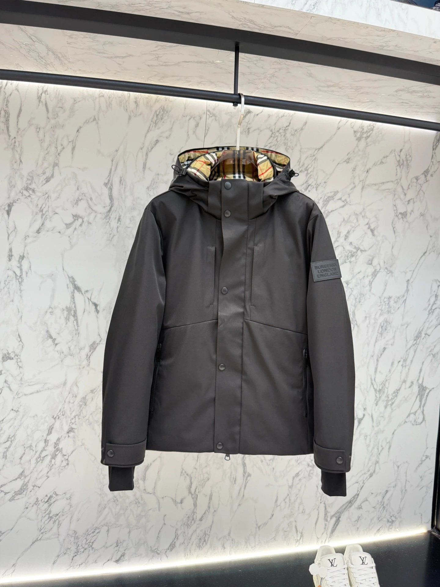バーバリー「Burberry」秋冬フード付き防寒ダウンジャケット
