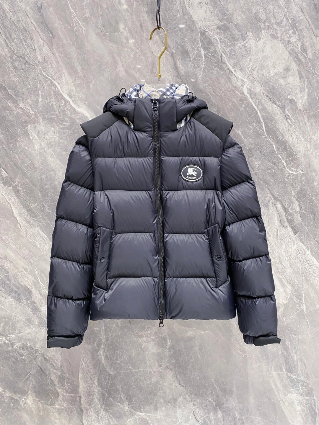 バーバリー「Burberry」秋冬着脱式袖&フード付きダウンジャケット