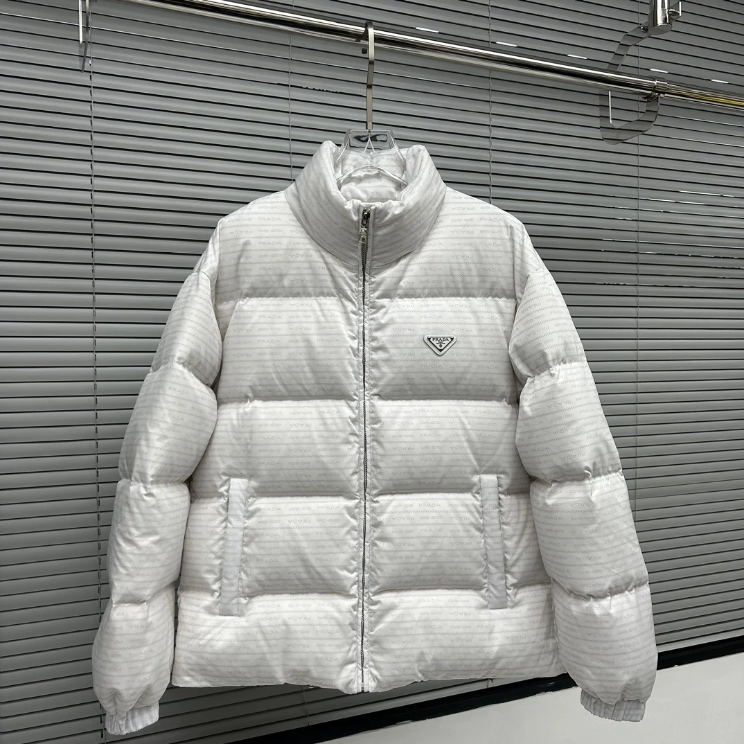 プラダ「Prada」ダウン ジャケット