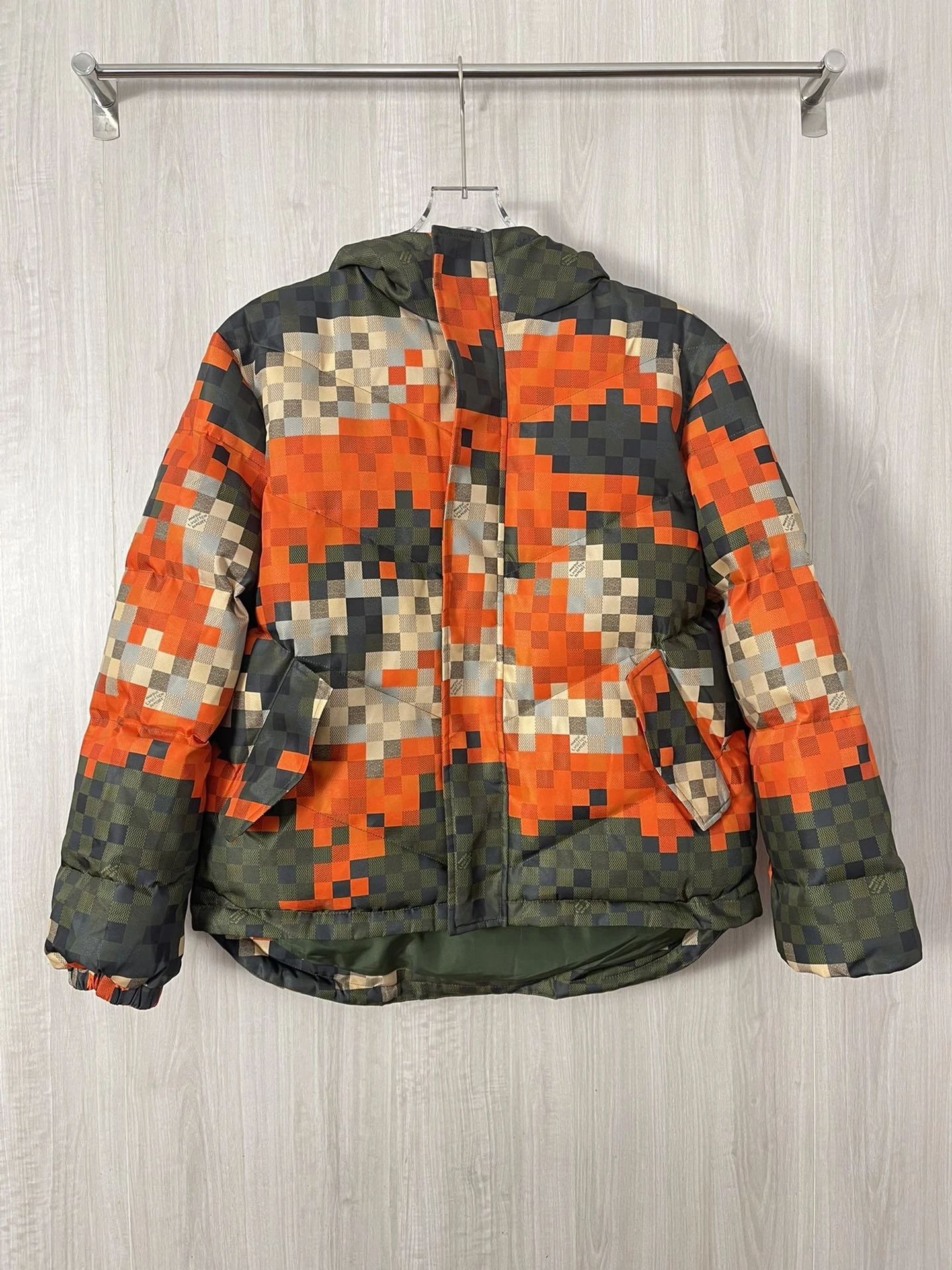 ルイ・ヴィトン「Louis Vuitton」MOSAIC MONOGRAM ダウンジャケット