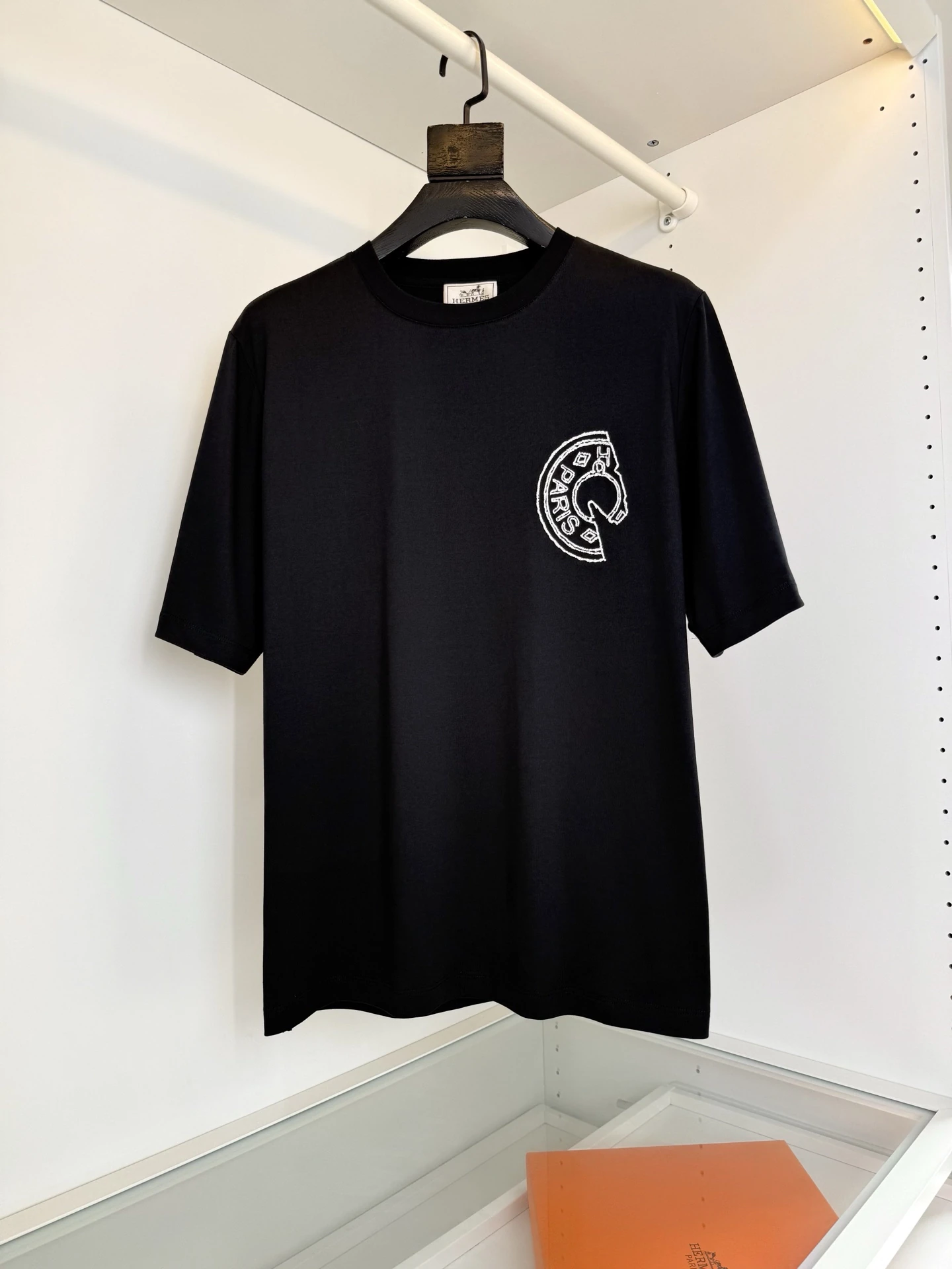 エルメス「Hermès」 クルーネックTシャツ 軽やかな着心地 春夏新作