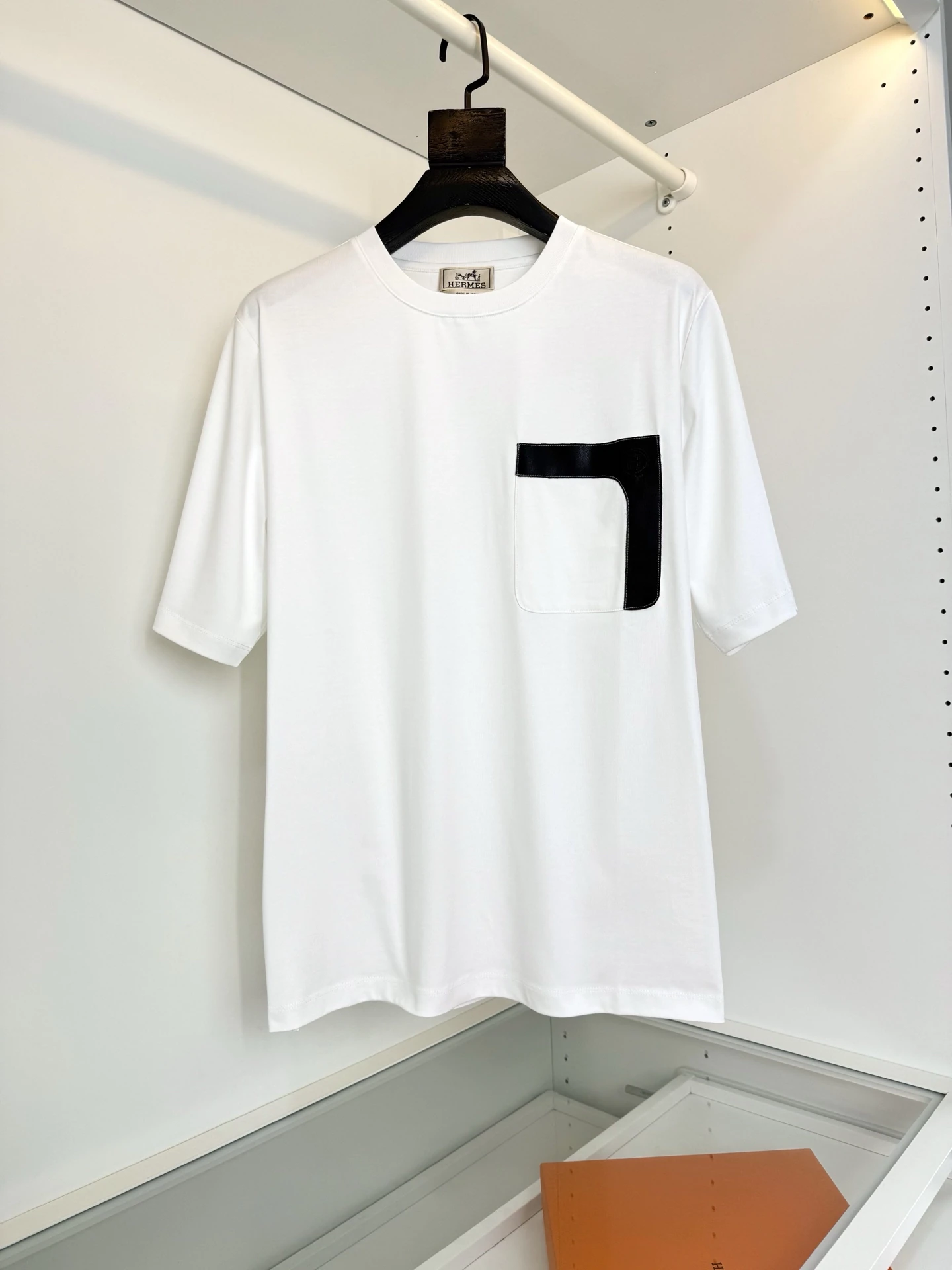 エルメス「Hermès」 クルーネックTシャツ 軽やかな着心地 春夏新作