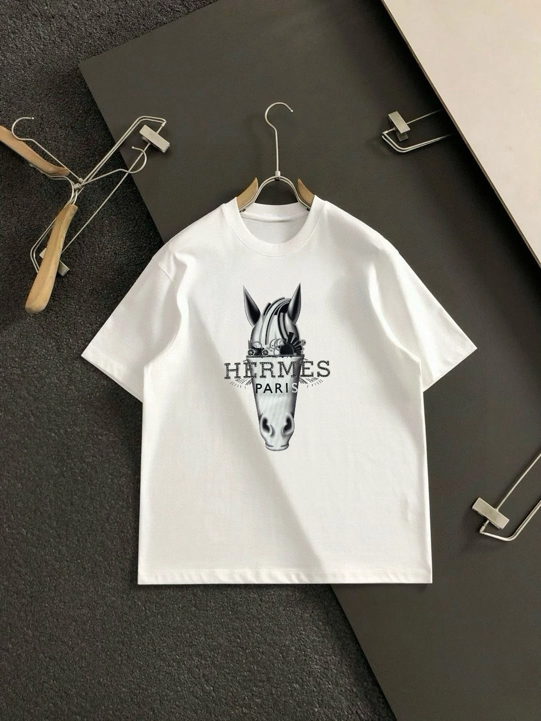 エルメス「Hermès」 クルーネックTシャツ 軽やかな着心地 春夏新作