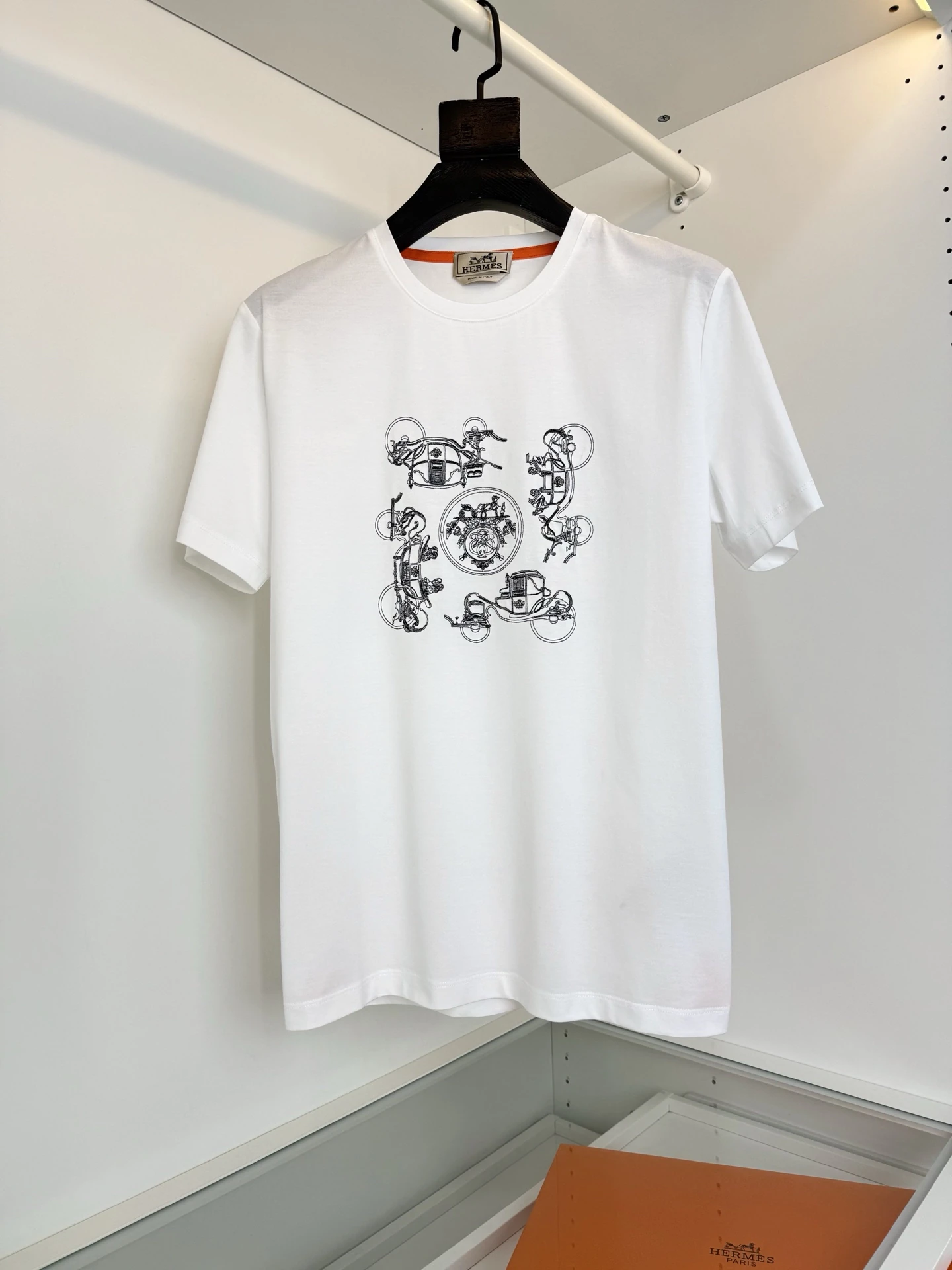 エルメス「Hermès」 クルーネックTシャツ 軽やかな着心地 春夏新作