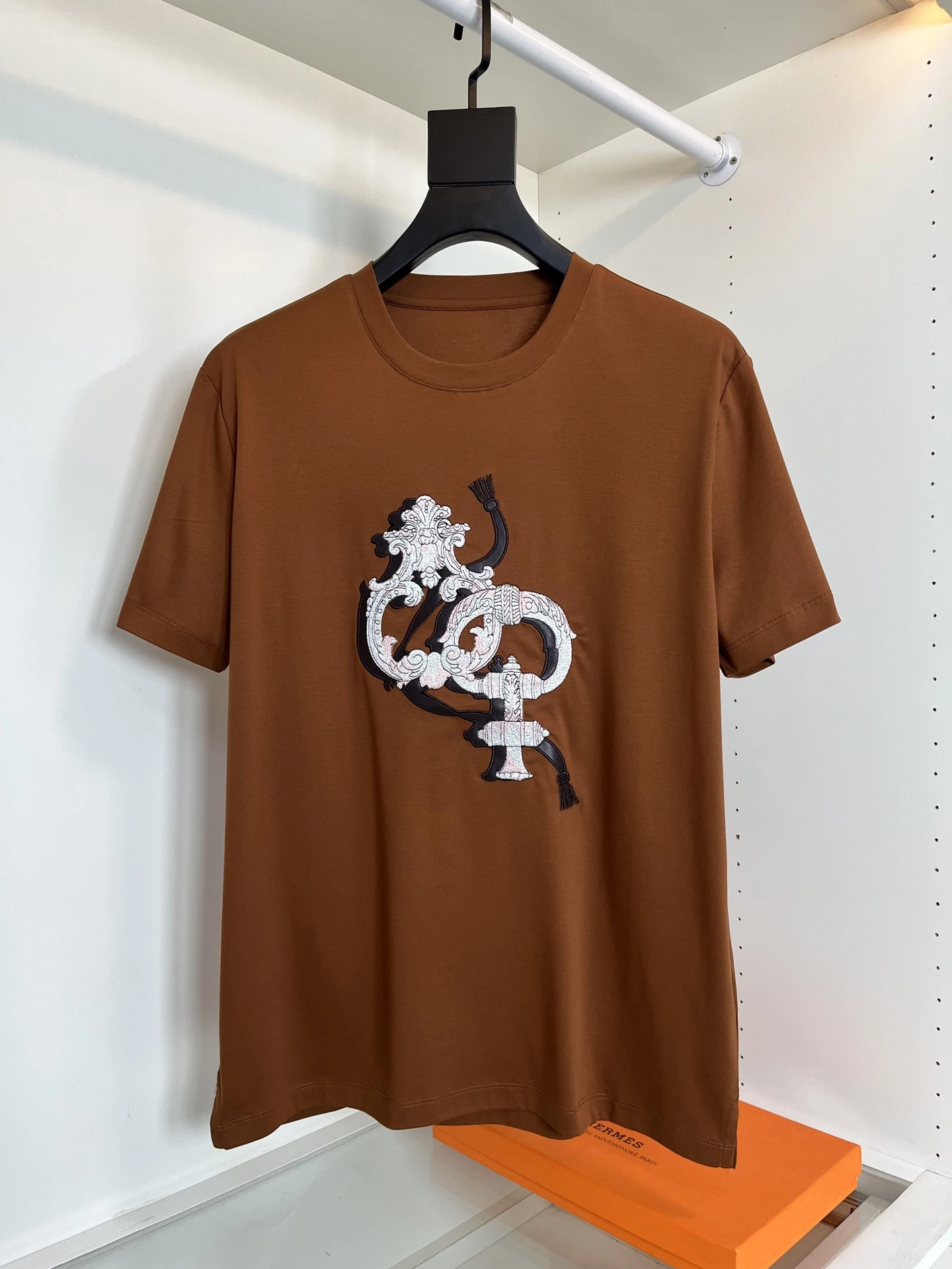 エルメス「Hermès」 クルーネックTシャツ 軽やかな着心地 春夏新作