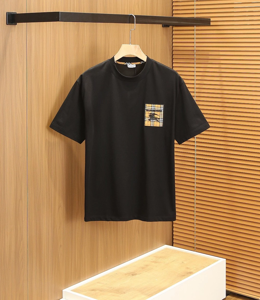 エルメス「Hermès」 春夏2026 刺繍コレクション Tシャツ
