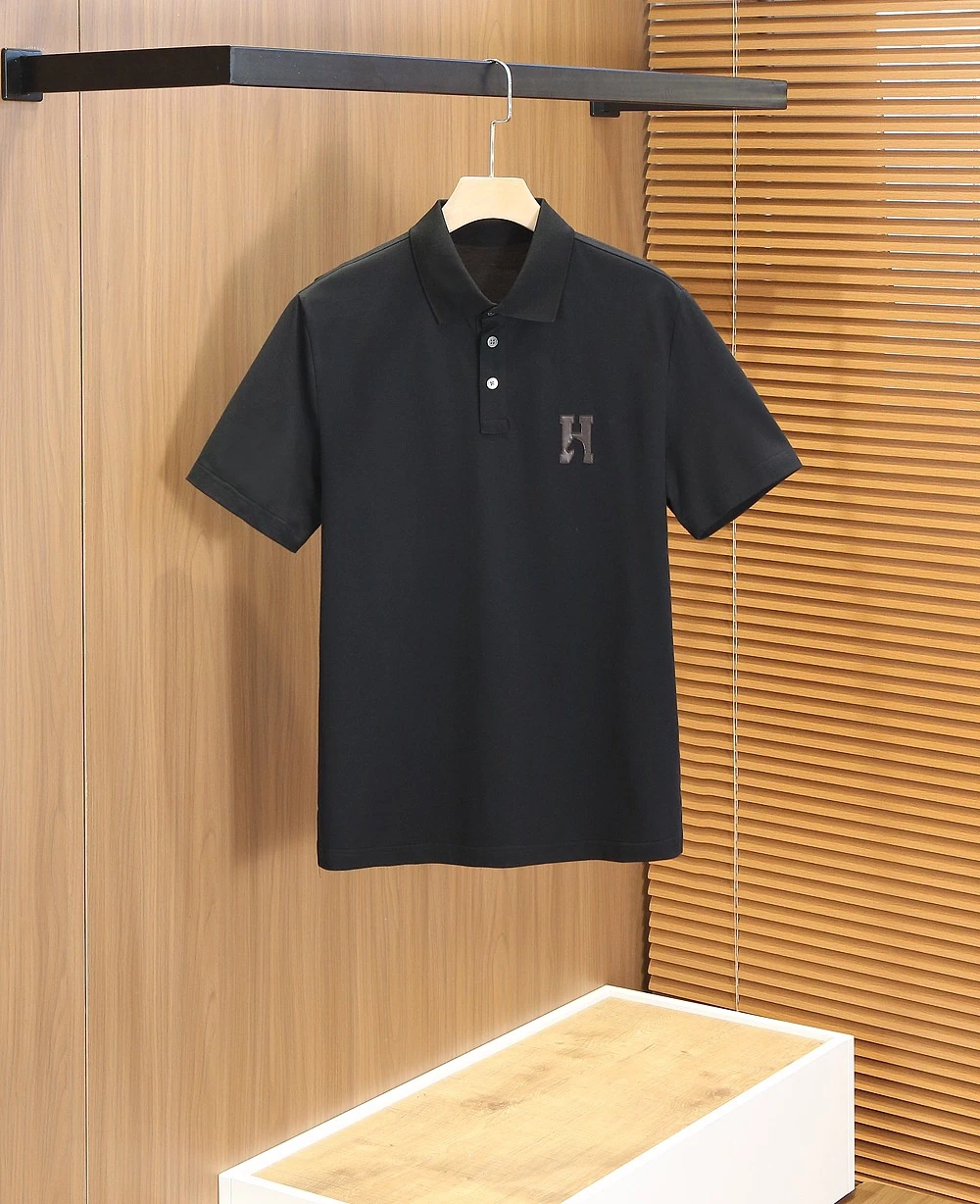 エルメス「Hermès」 春夏2026 刺繍コレクション Tシャツ