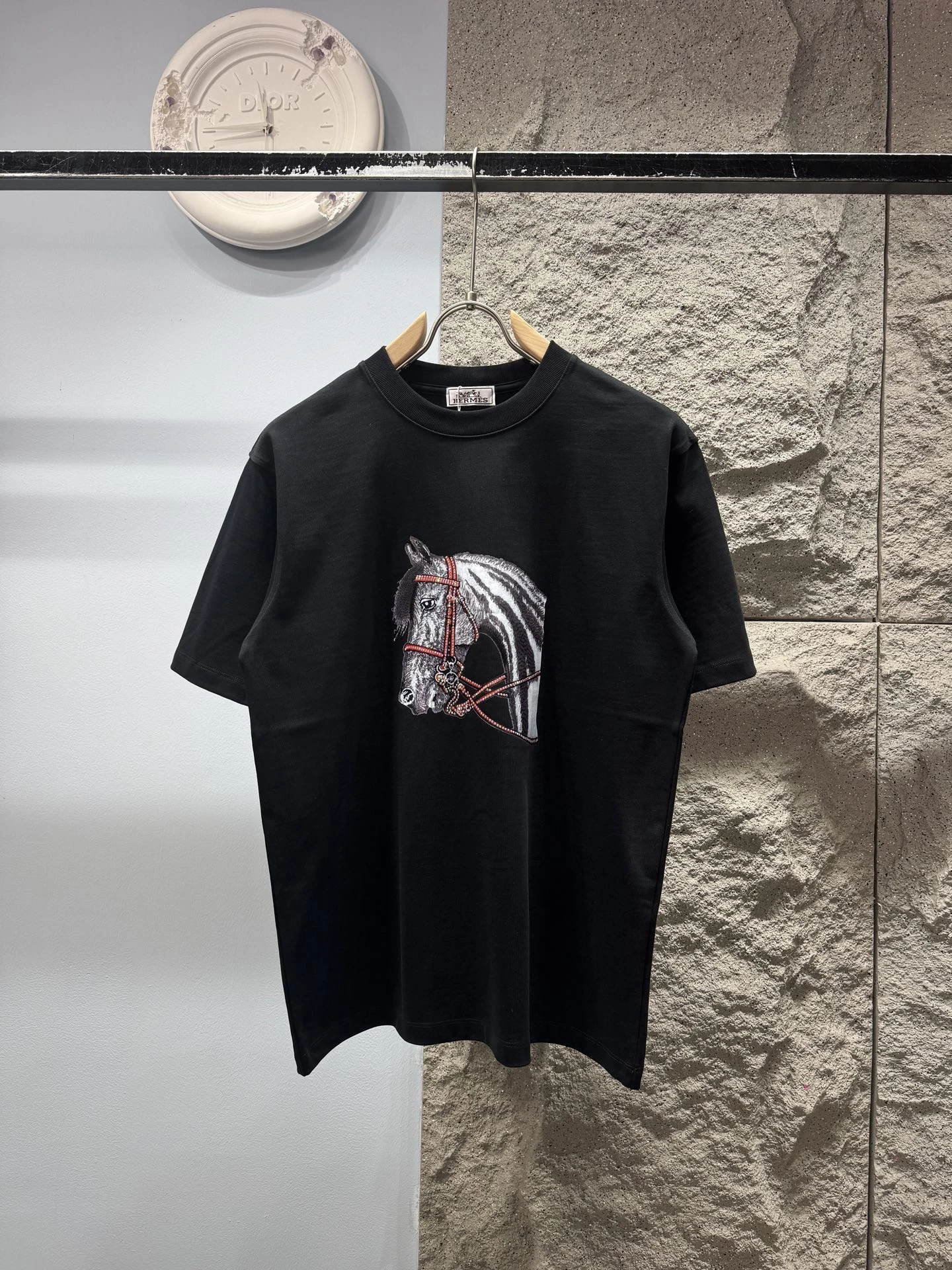 エルメス「Hermès」 春夏2026 刺繍コレクション Tシャツ