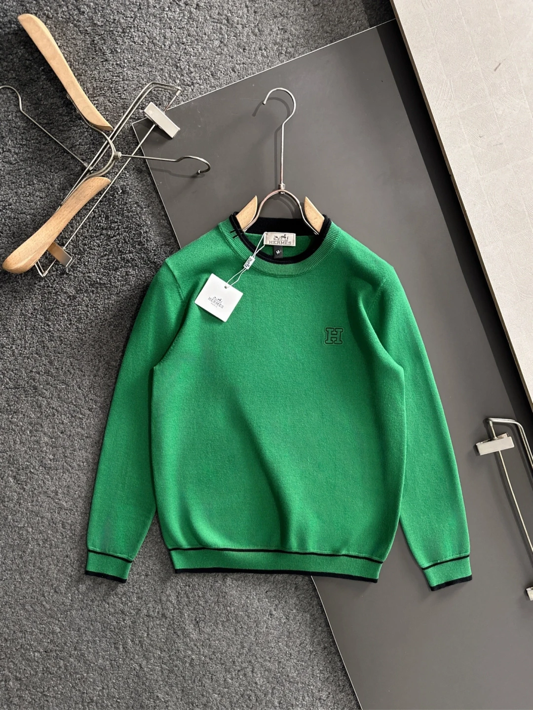 エルメス「Hermès」春季新作ラウンドネックスウェット
