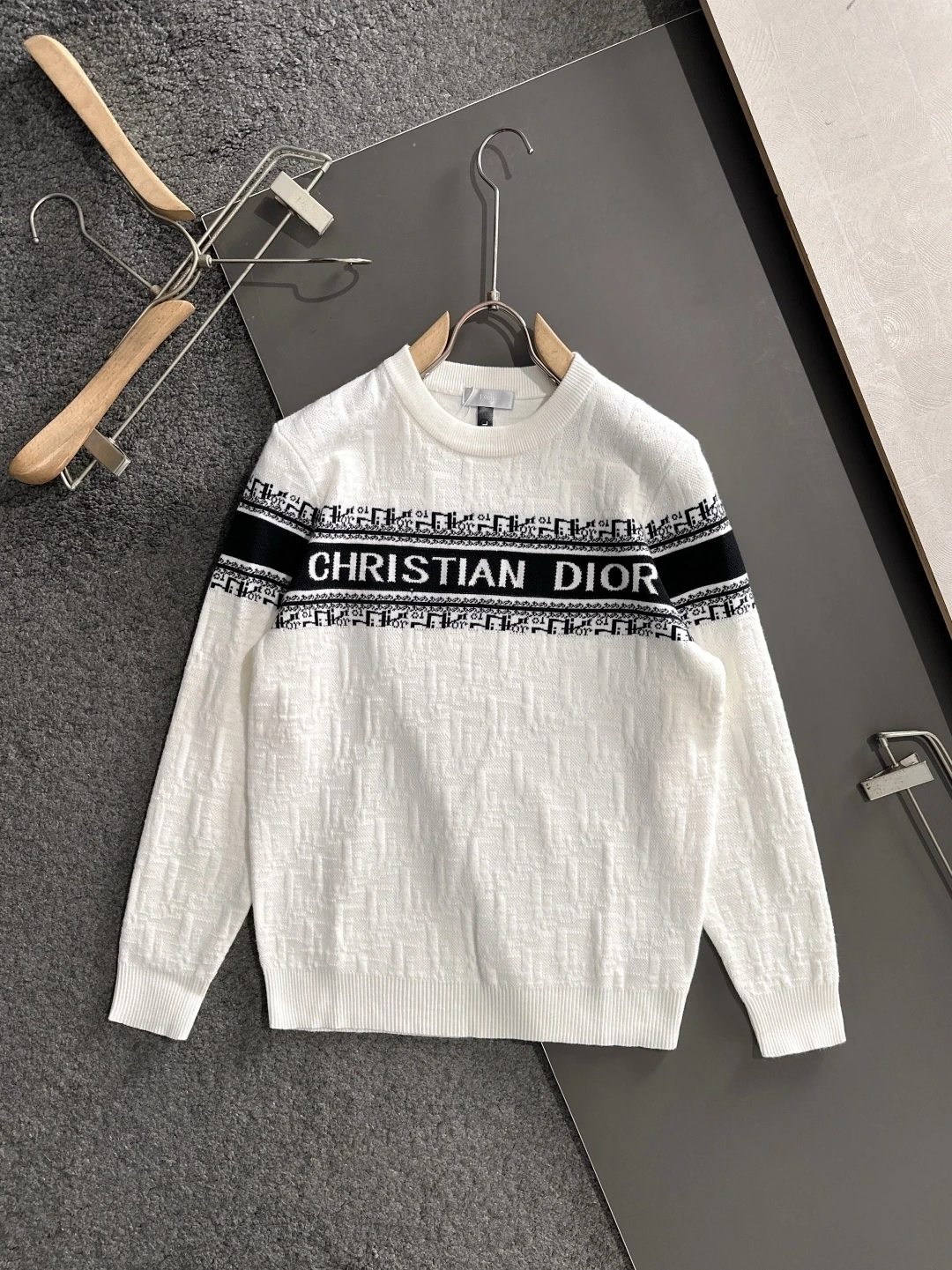 ディオール「Dior」秋冬ウールの丸ネックニットセーター