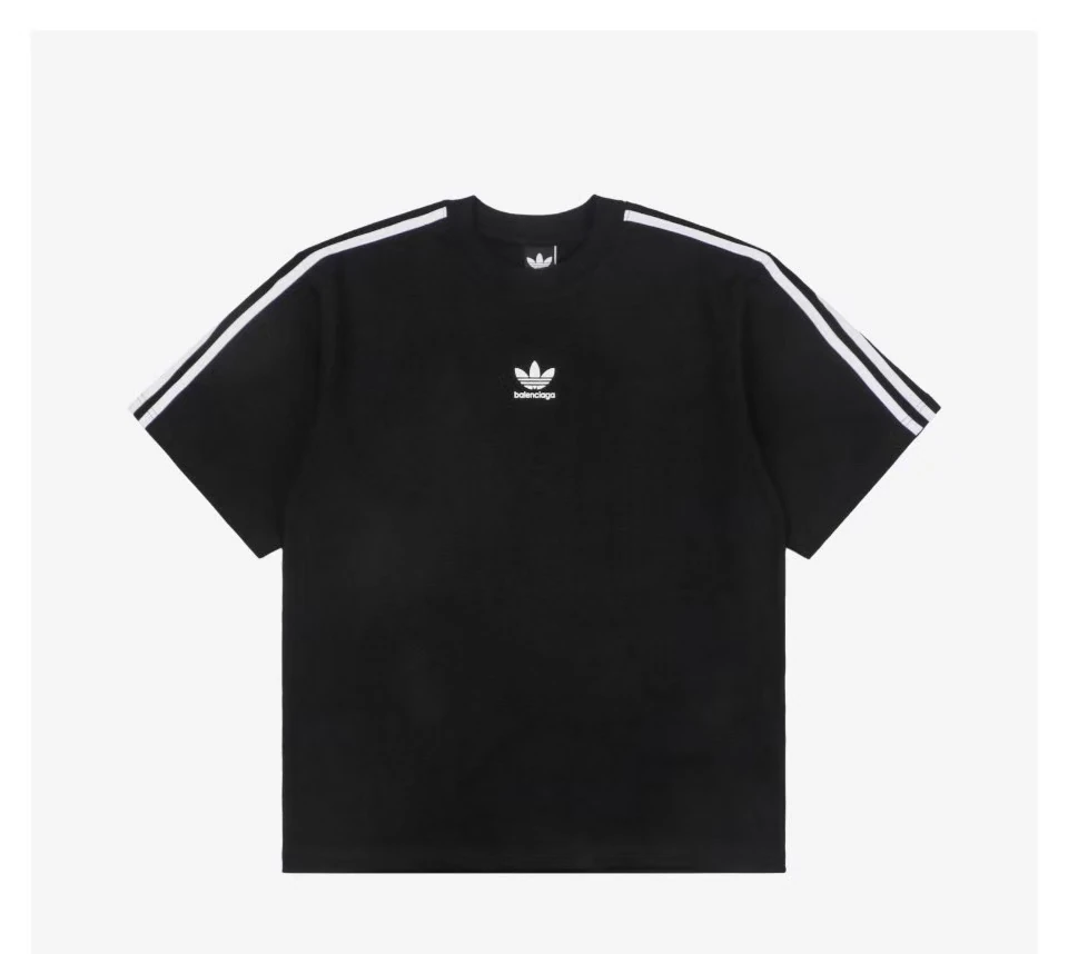 バレンシアガ Balenciaga × adidas クラシックコラボレーション ヴィンテージロゴクルーネックTシャツ