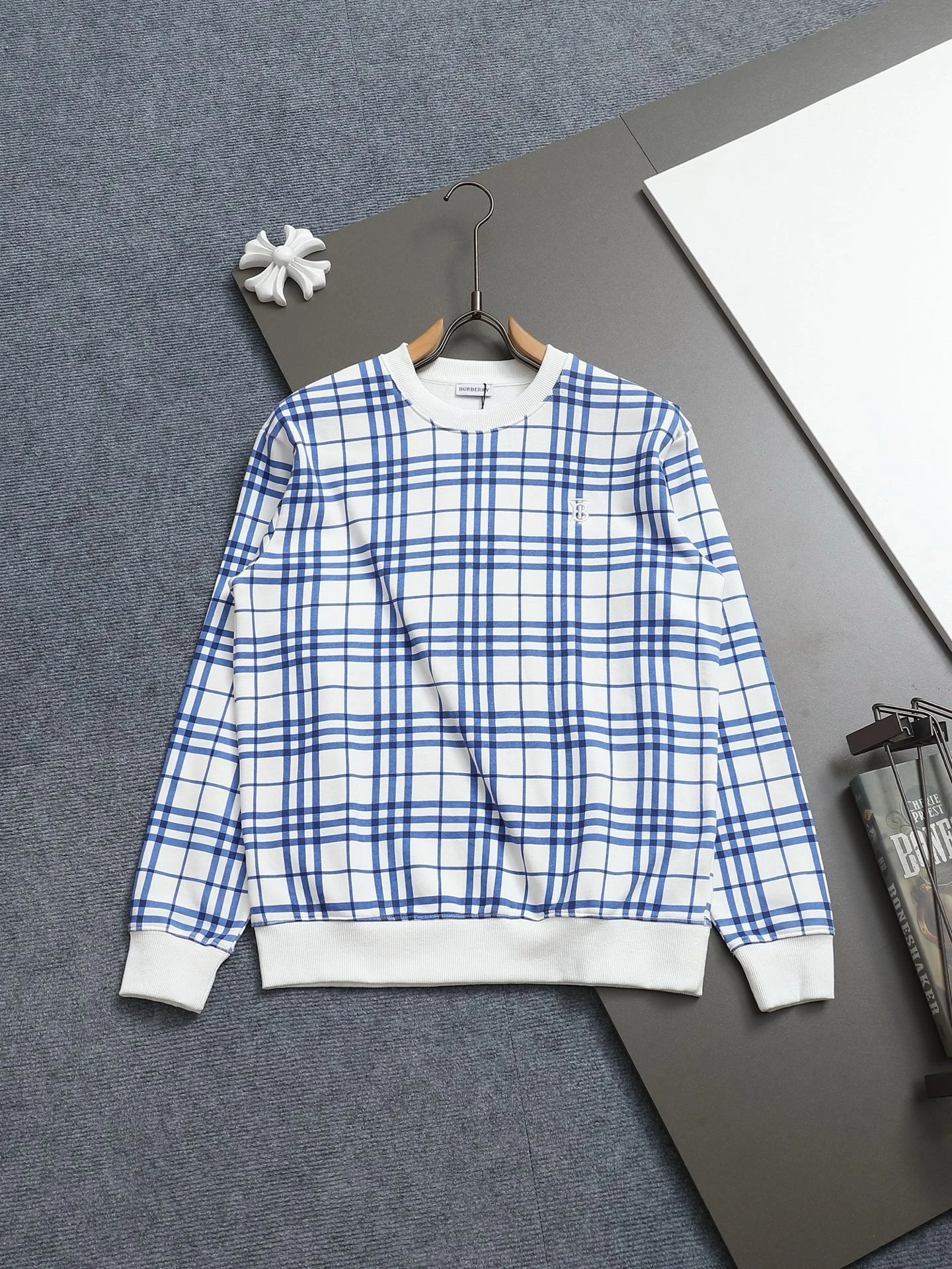 バーバリー「Burberry」クラシックチェック TB刺繍 ロンT(ユニセックス)