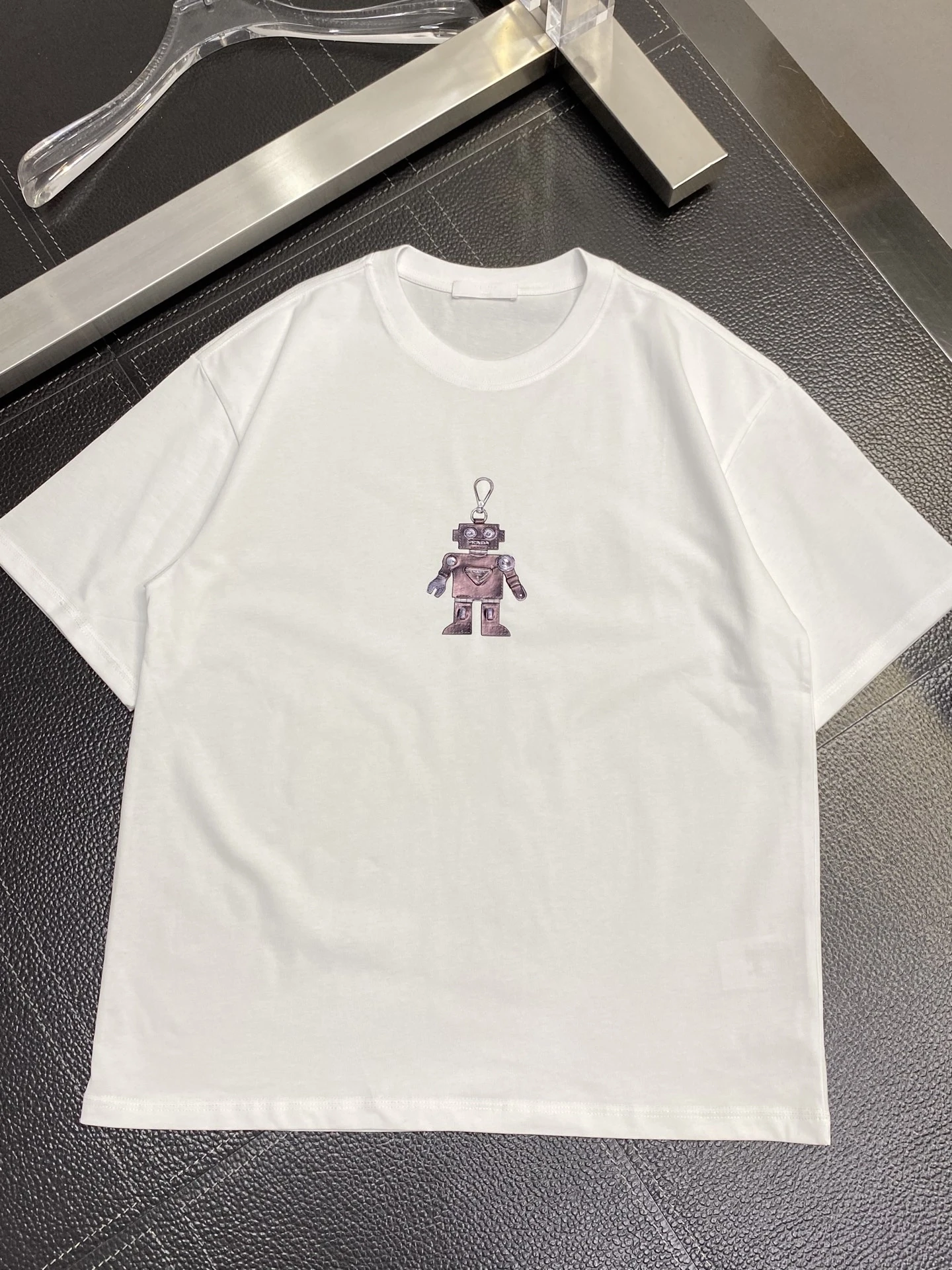 プラダ Prada エクスクルーシブ メンズ リラックスフィット ショートスリーブTシャツ