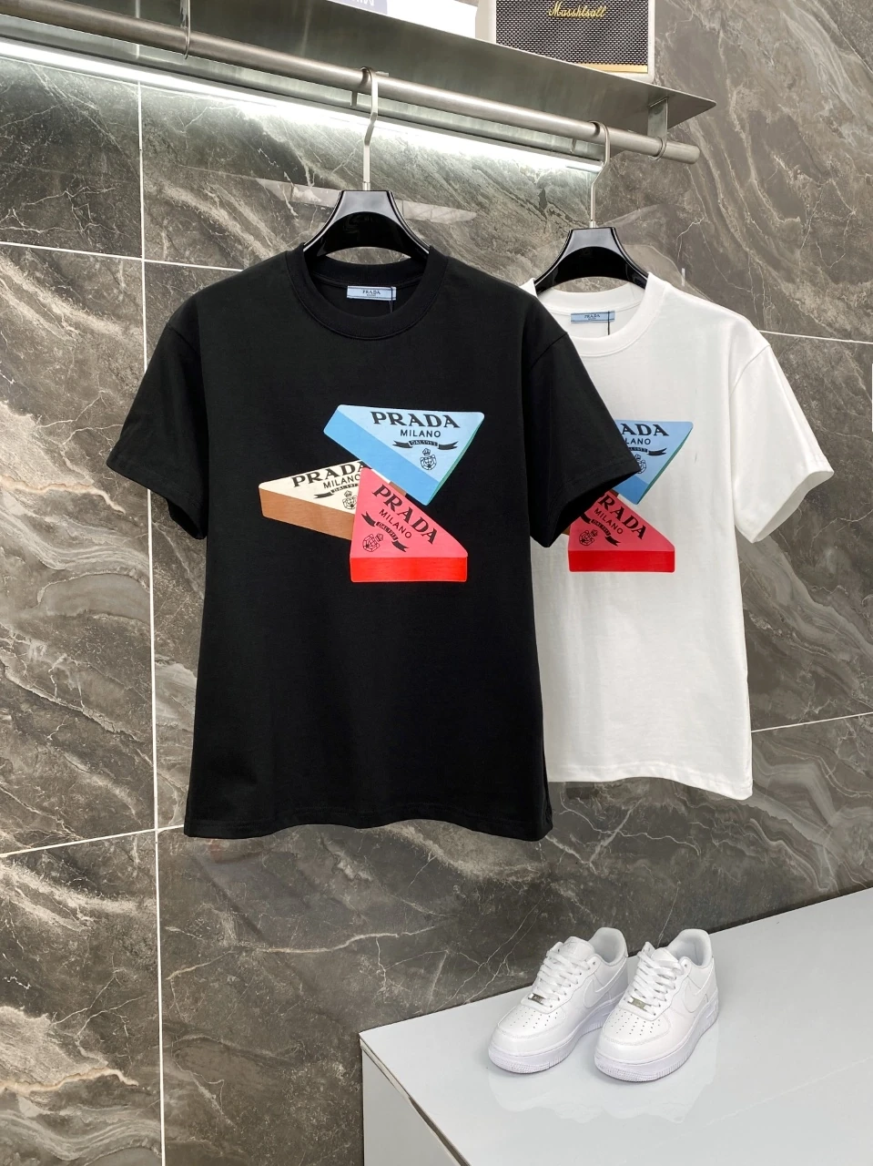 プラダ Prada メンズ トライアングルロゴ クルーネックTシャツ