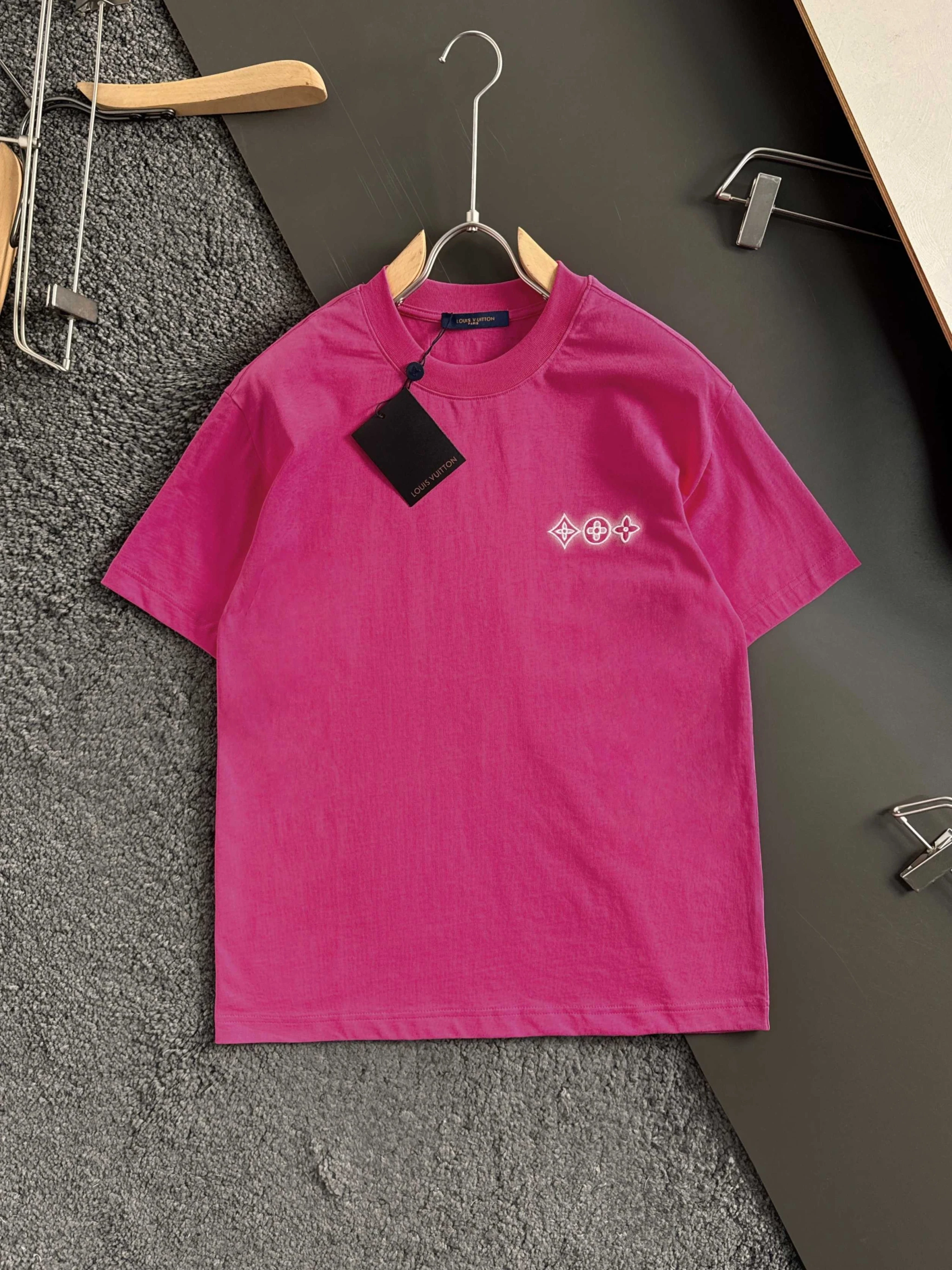 ルイ・ヴィトン「Louis Vuitton」クラウド スプレー エンブロイダリー Tシャツ