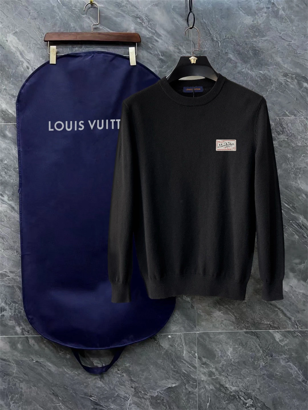 ルイ・ヴィトン「Louis Vuitton」秋冬用ロゴ入り丸首ニットセーター