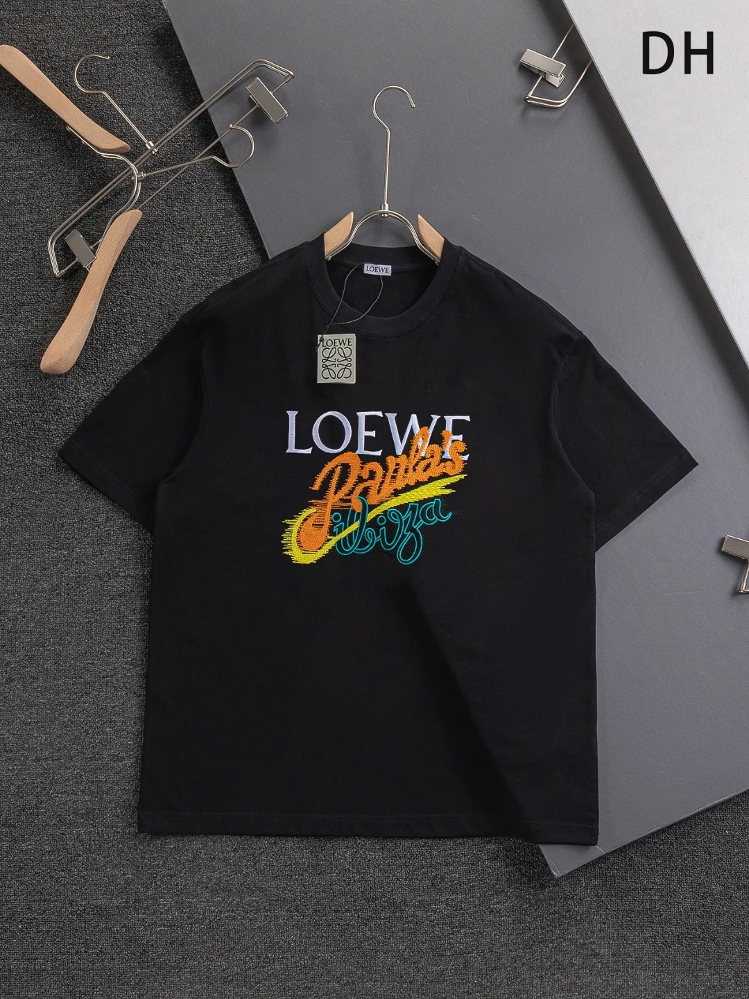 ロエベ「Loewe」マルチカラー レター エンブロイダリー Tシャツ