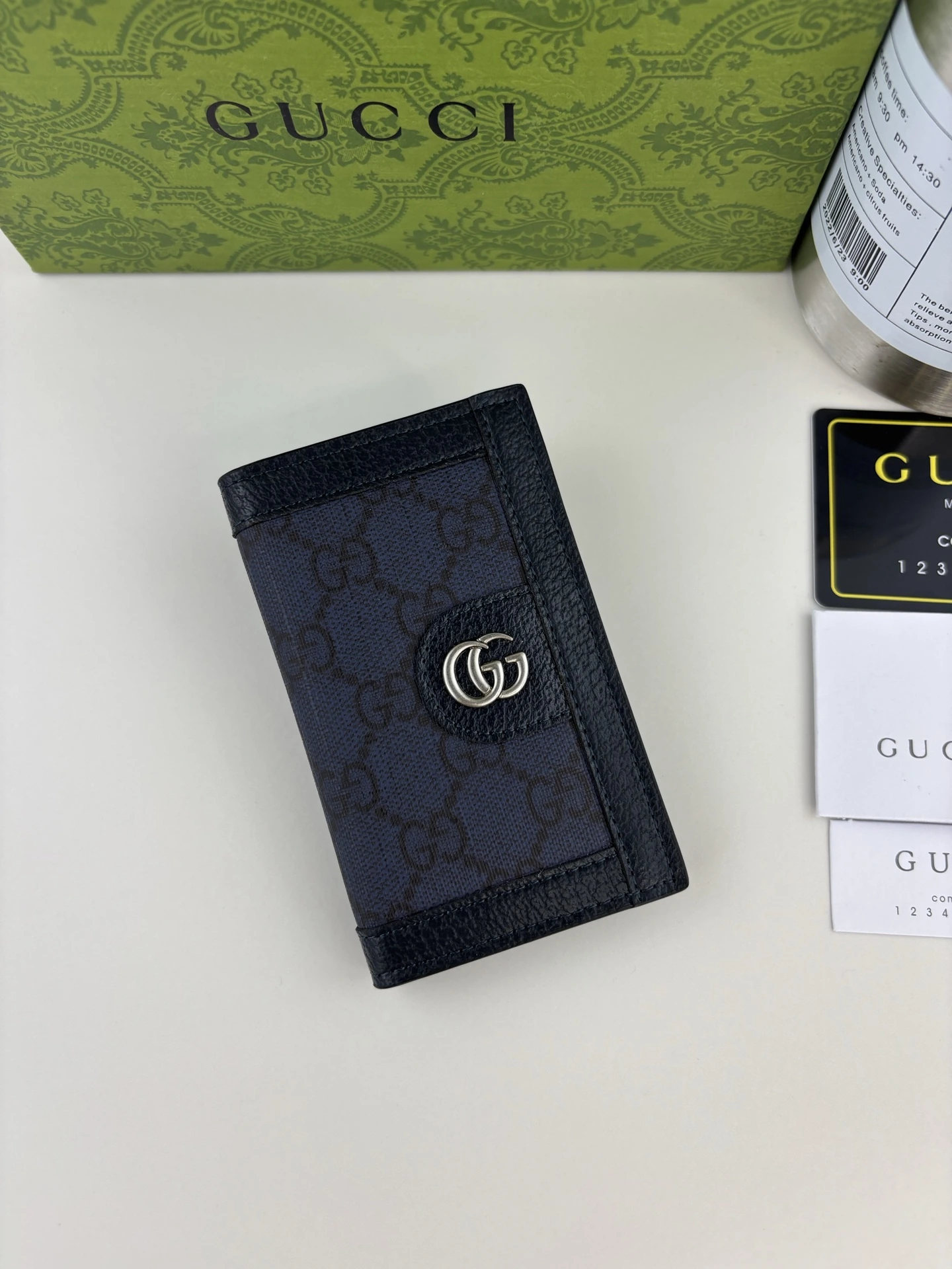 Gucci(グッチ / Gucci) Ophidiaシリーズ二つ折り